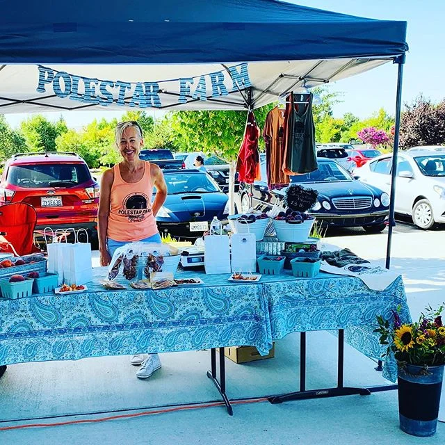 Back at the Market! We finally have peaches!! And we brought our t-shirts too. @oddpetals  #peaches #summertime