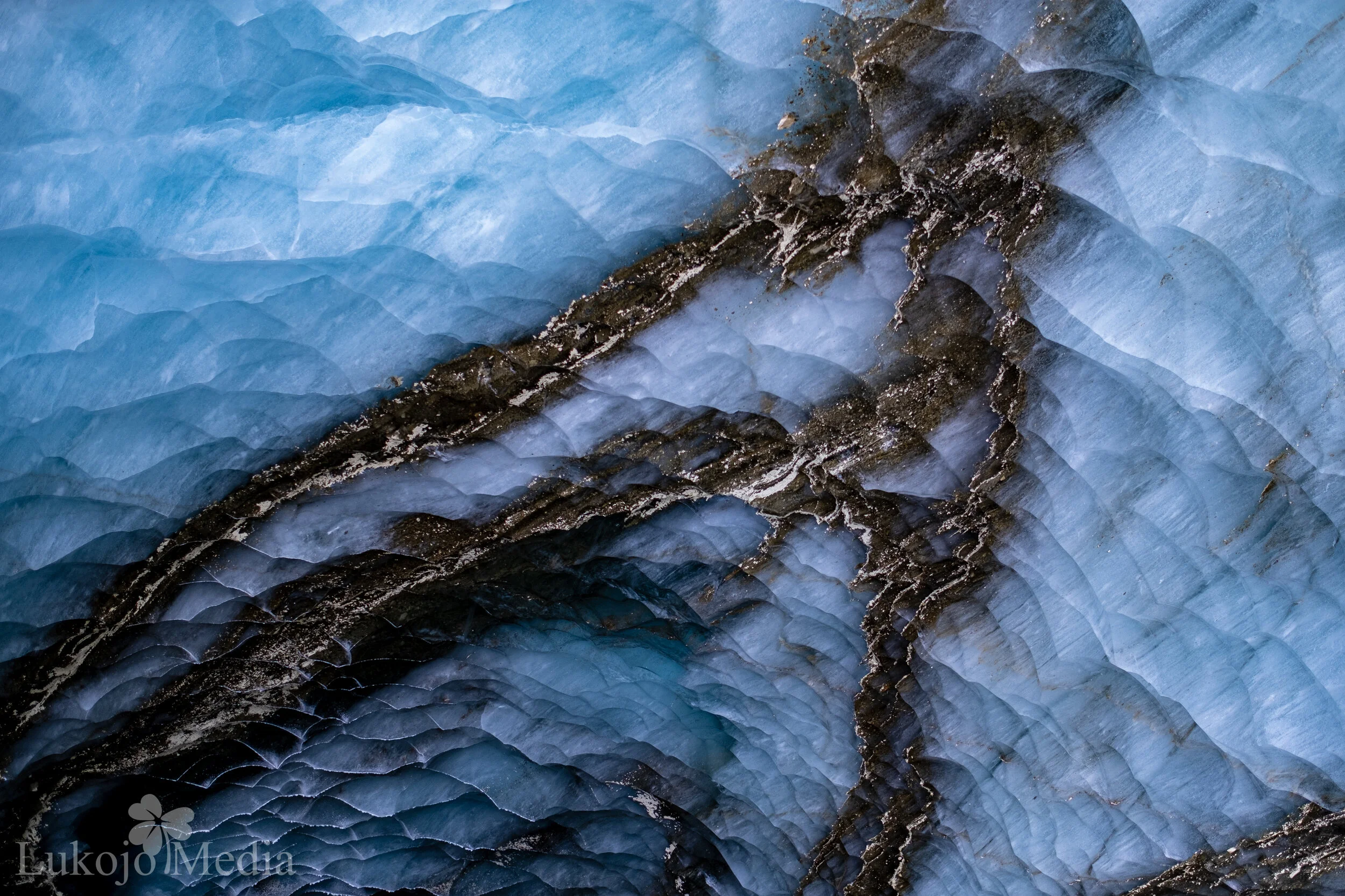 2051 - Glacial Roof
