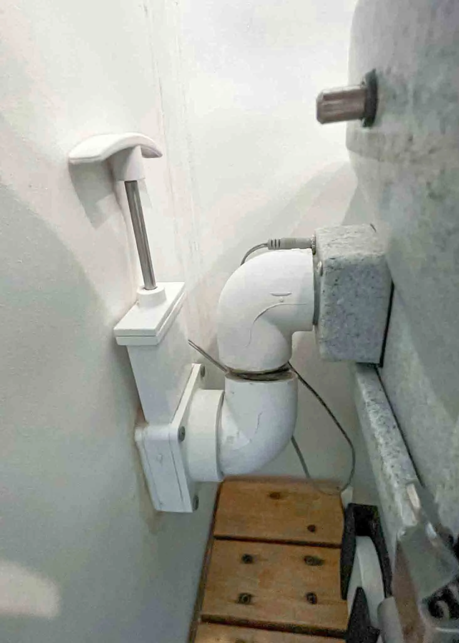 Composting Toilet VS Cassette Toilet — STOKE LOAF VAN