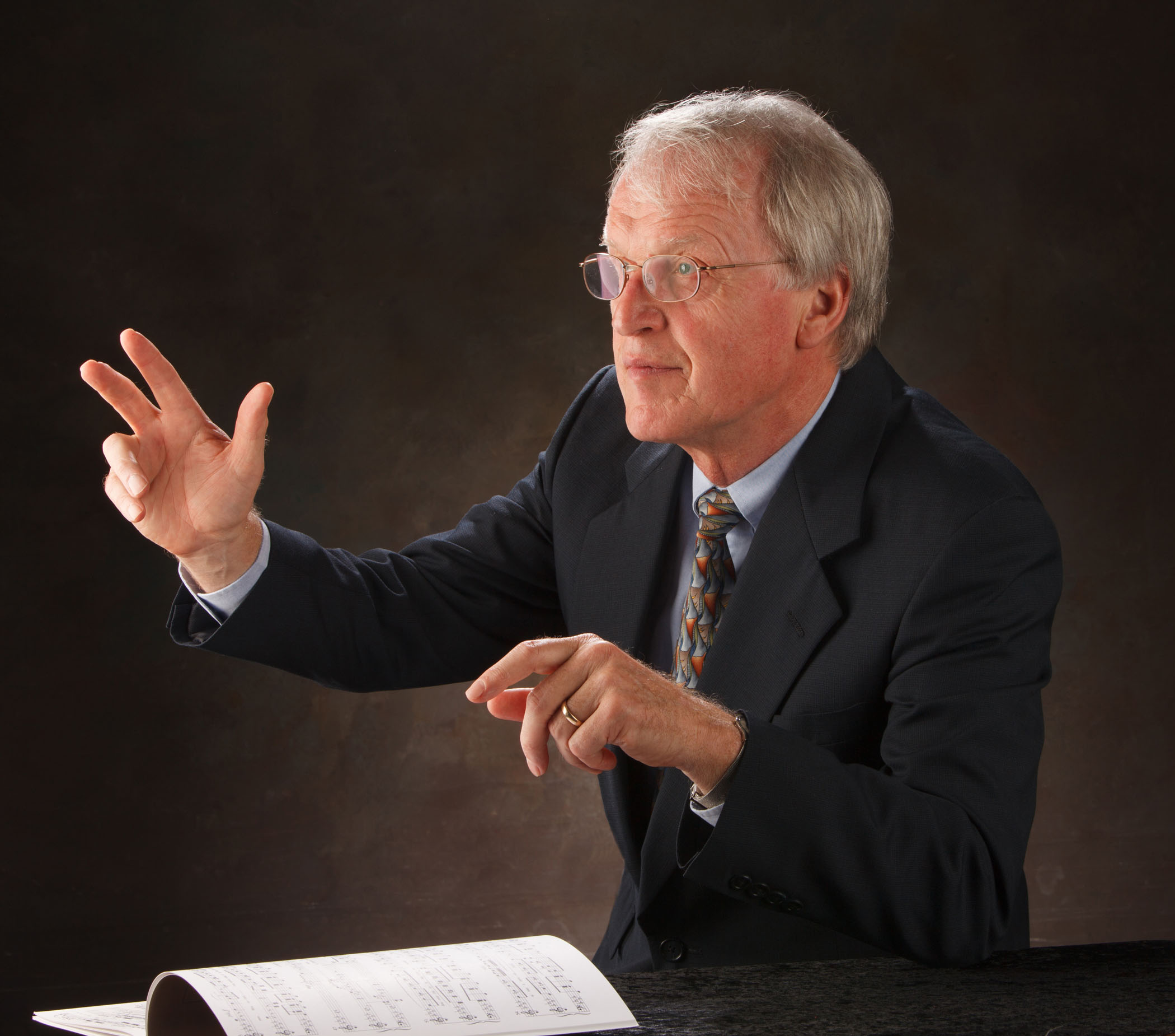 Manu conducting.jpg