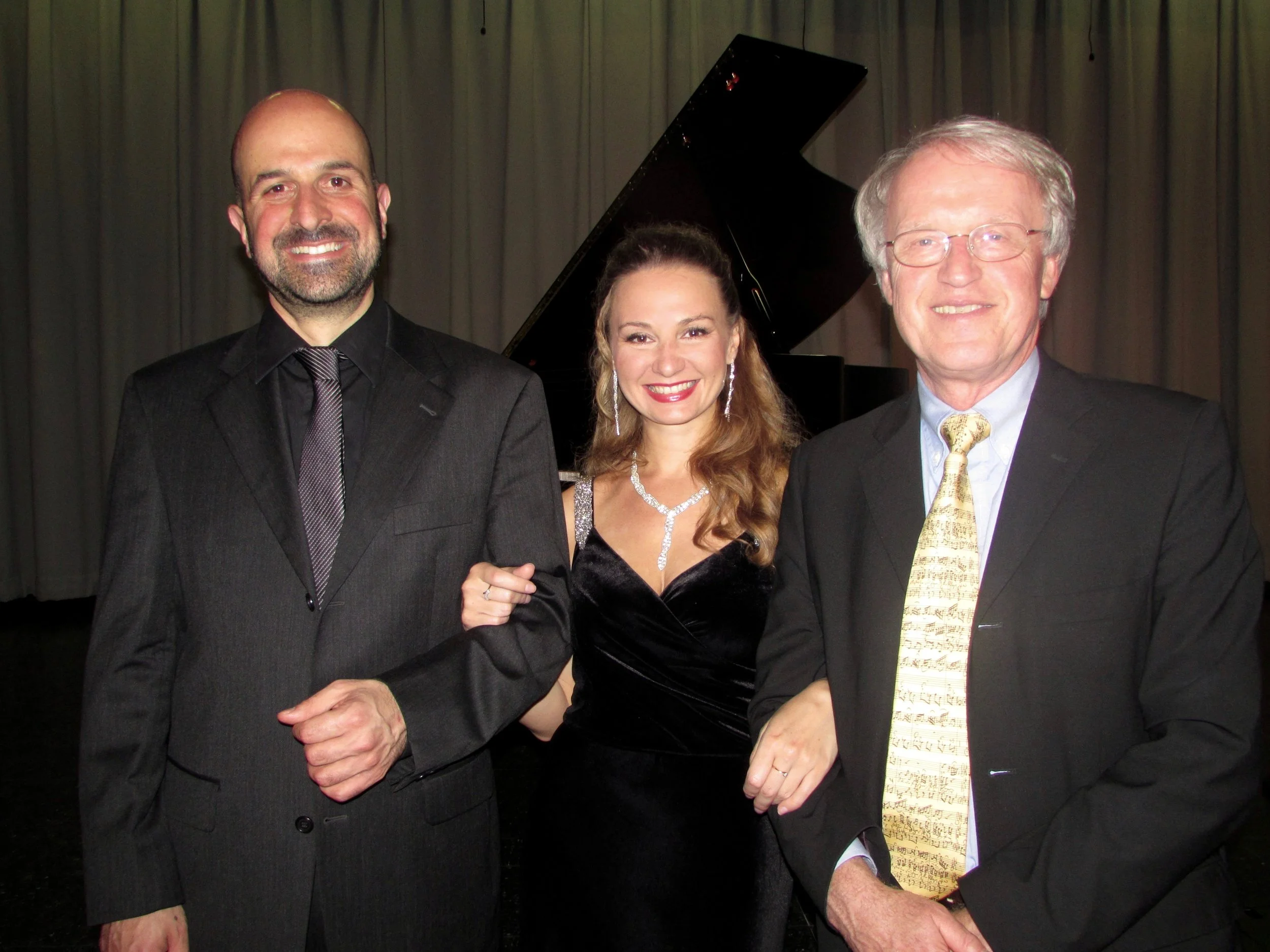 Manu with Yulia concert.jpg
