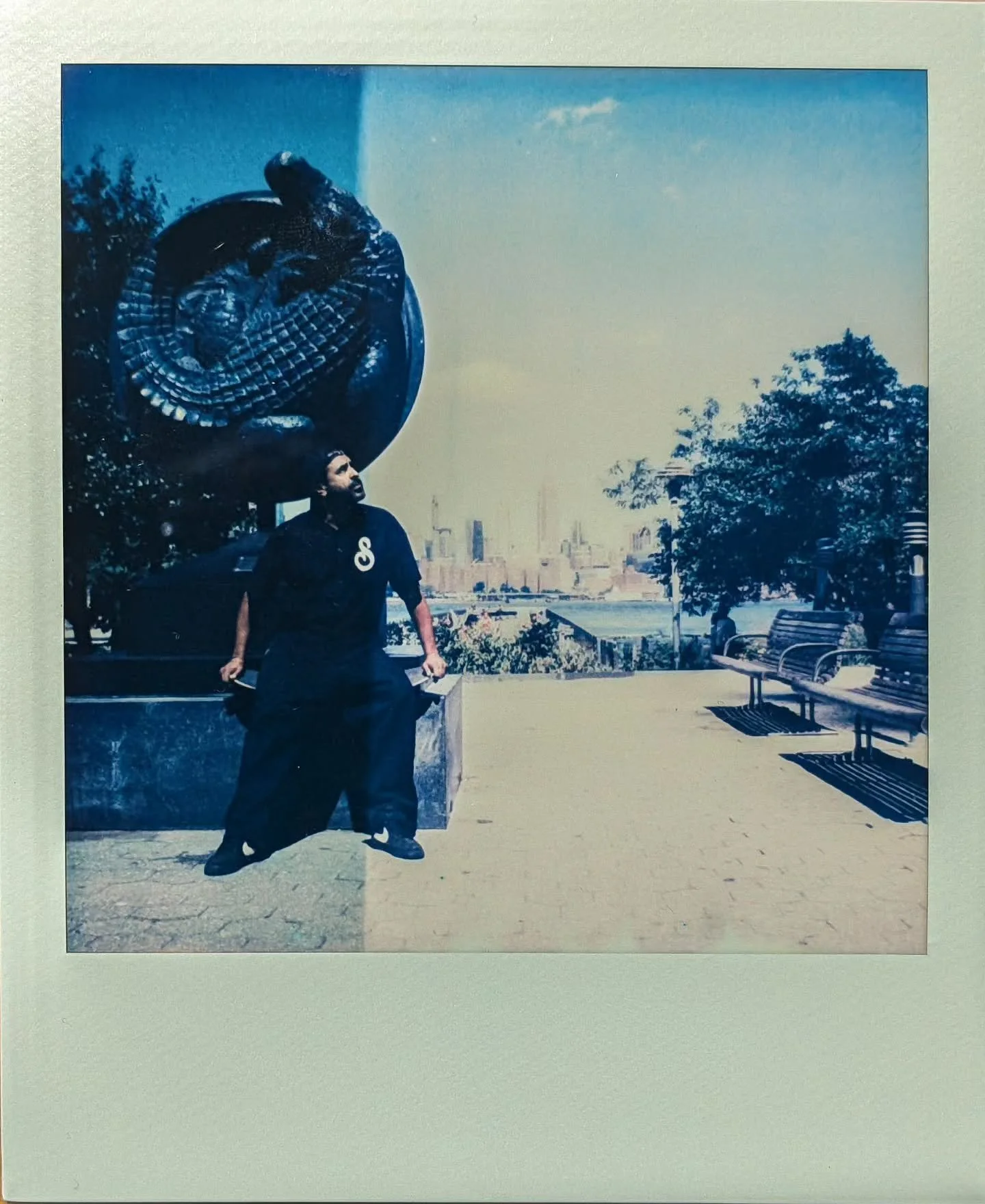 I had the pleasure of chopping it up yesterday with a truly awesome dude in @amrit 
After we saw @2exclamations 's grab of Amrit getting up for a noseslide on this seemingly iconic ledge near the water, and then being introduced to him at the courts 