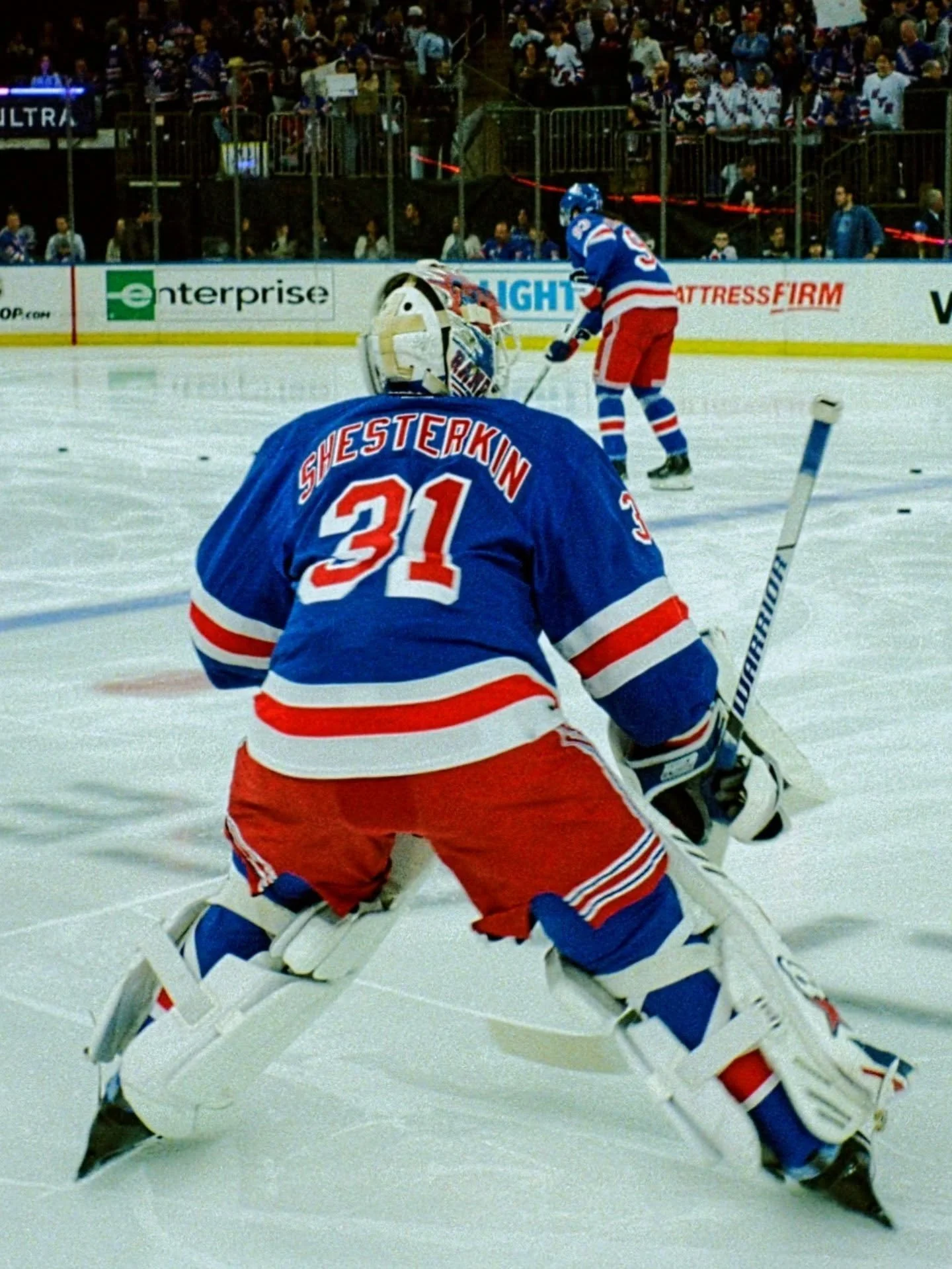 With tonight's puck drop only minutes away at @thegarden the @nyrangers face off against the @edmontonoilers as the team goes in with a solid 2-2 record. I wanted to take a moment and highlight @shesterkinigor 's incredible start.
Our prince between 