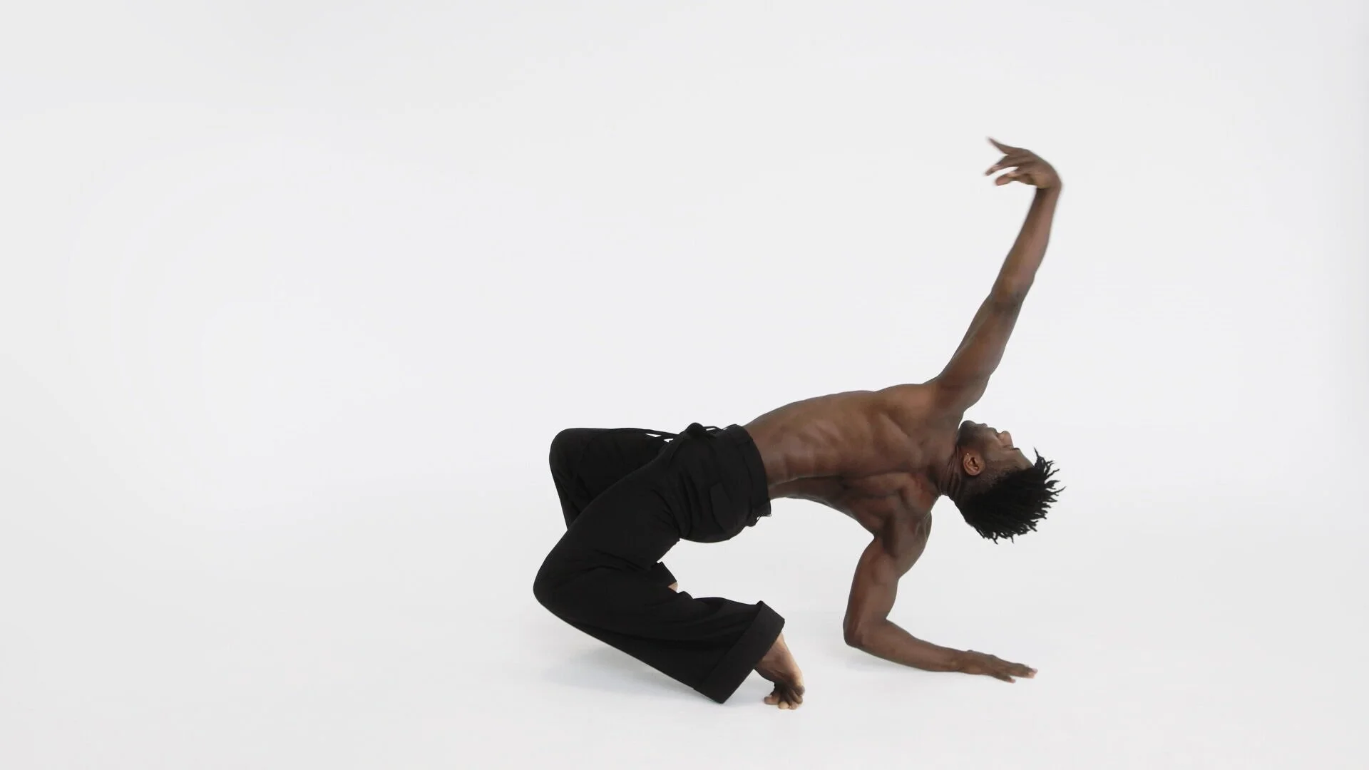 2021_HarpersBazaar_DancersPortfolio_RD_V6_YT.00_01_17_08.Still020.jpg