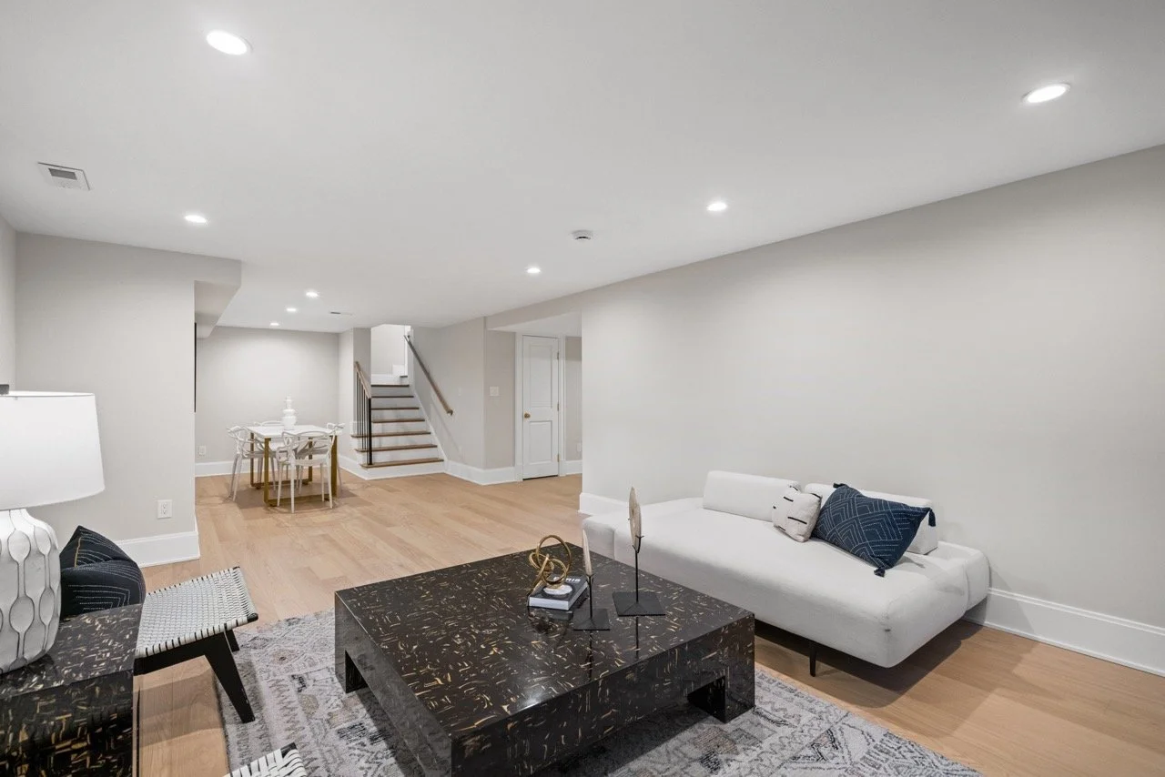 3748 Huntington St NW - 0087 Large.jpeg