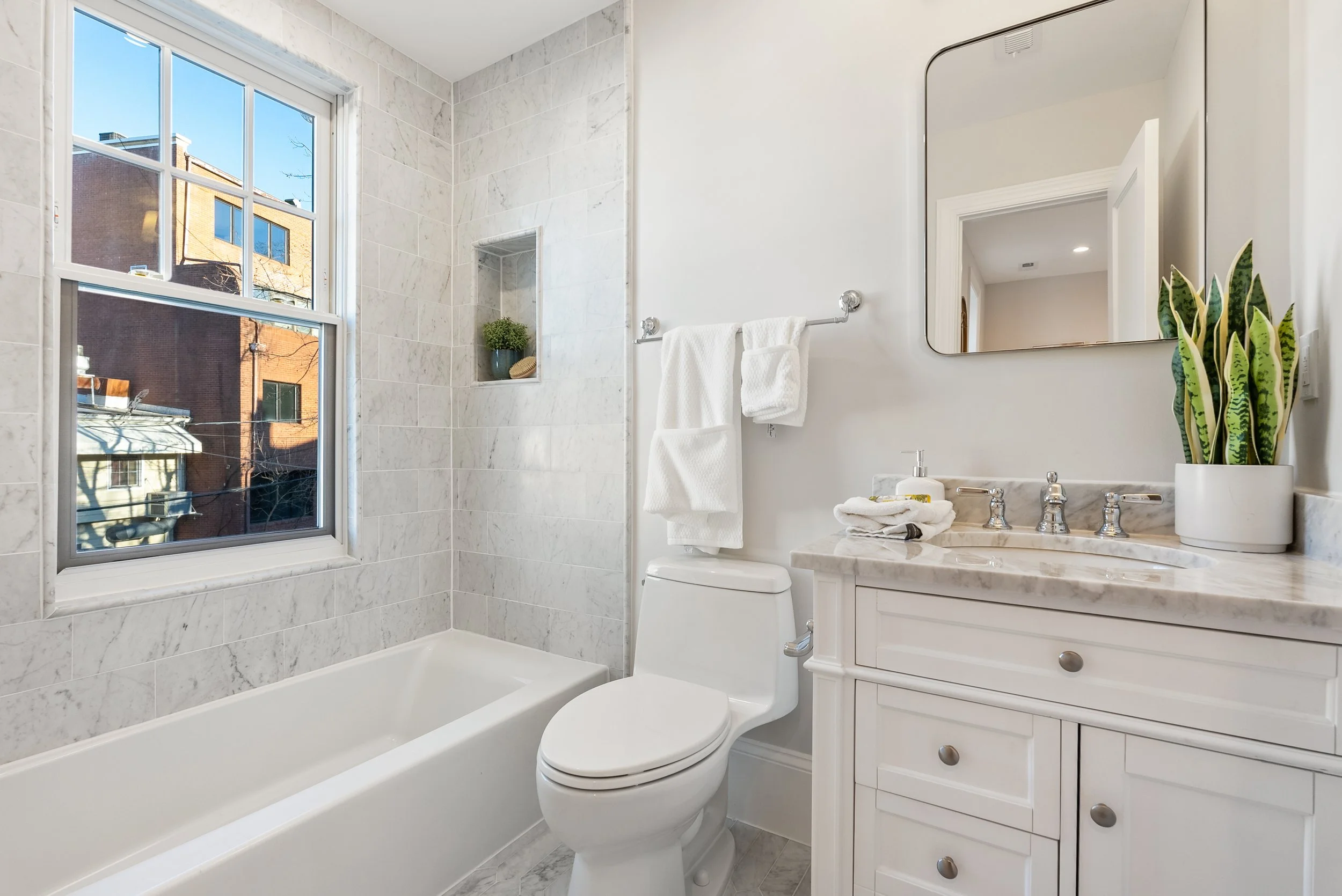 1727 34th St NW, Washington, DC 20007 - 0023.jpg
