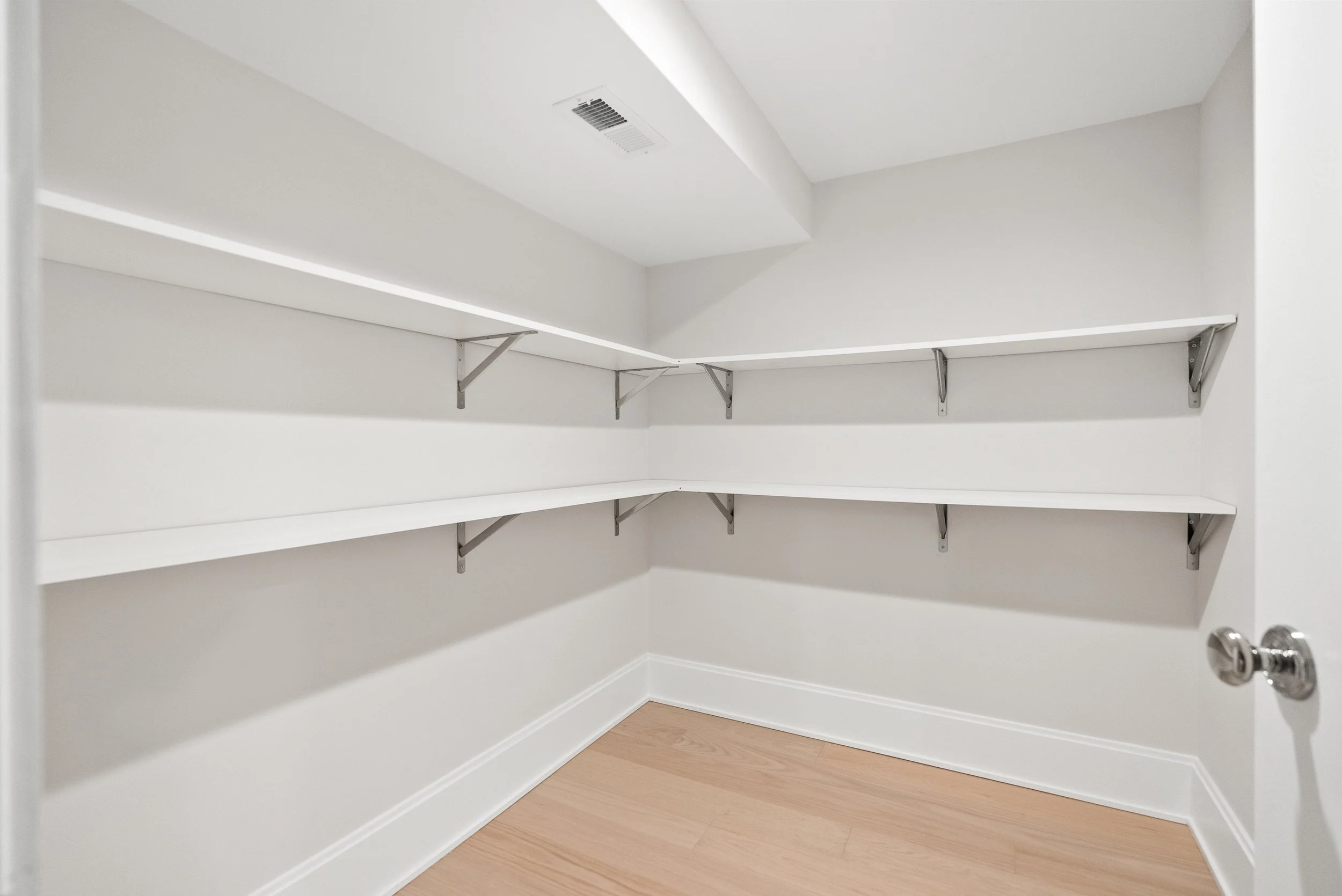 5606 Chevy Chase Pkwy NW, Washington, DC 20015 - 0108.jpg