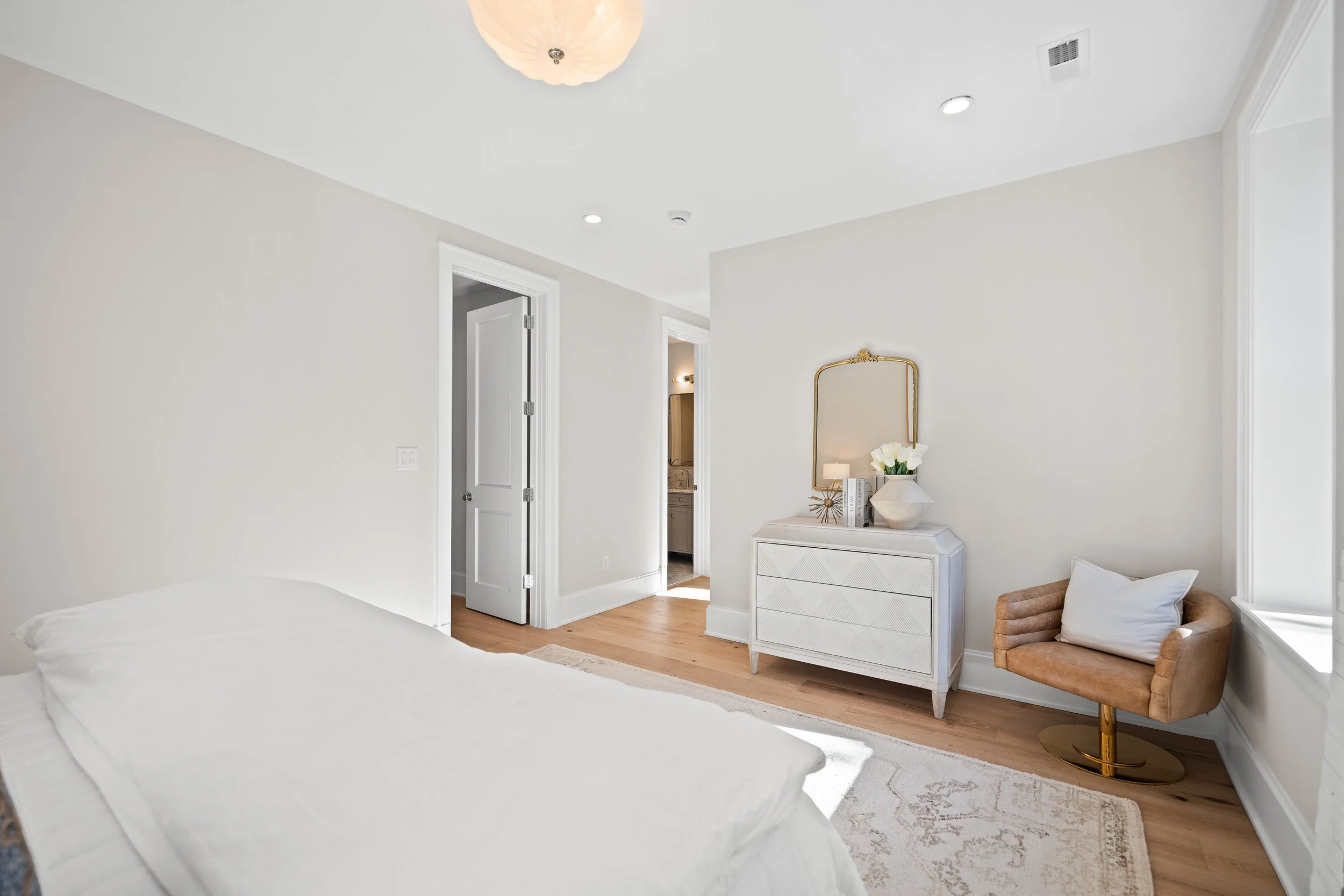 1863 Newton St NW, Washington, DC 20010, USA - 0024.jpg