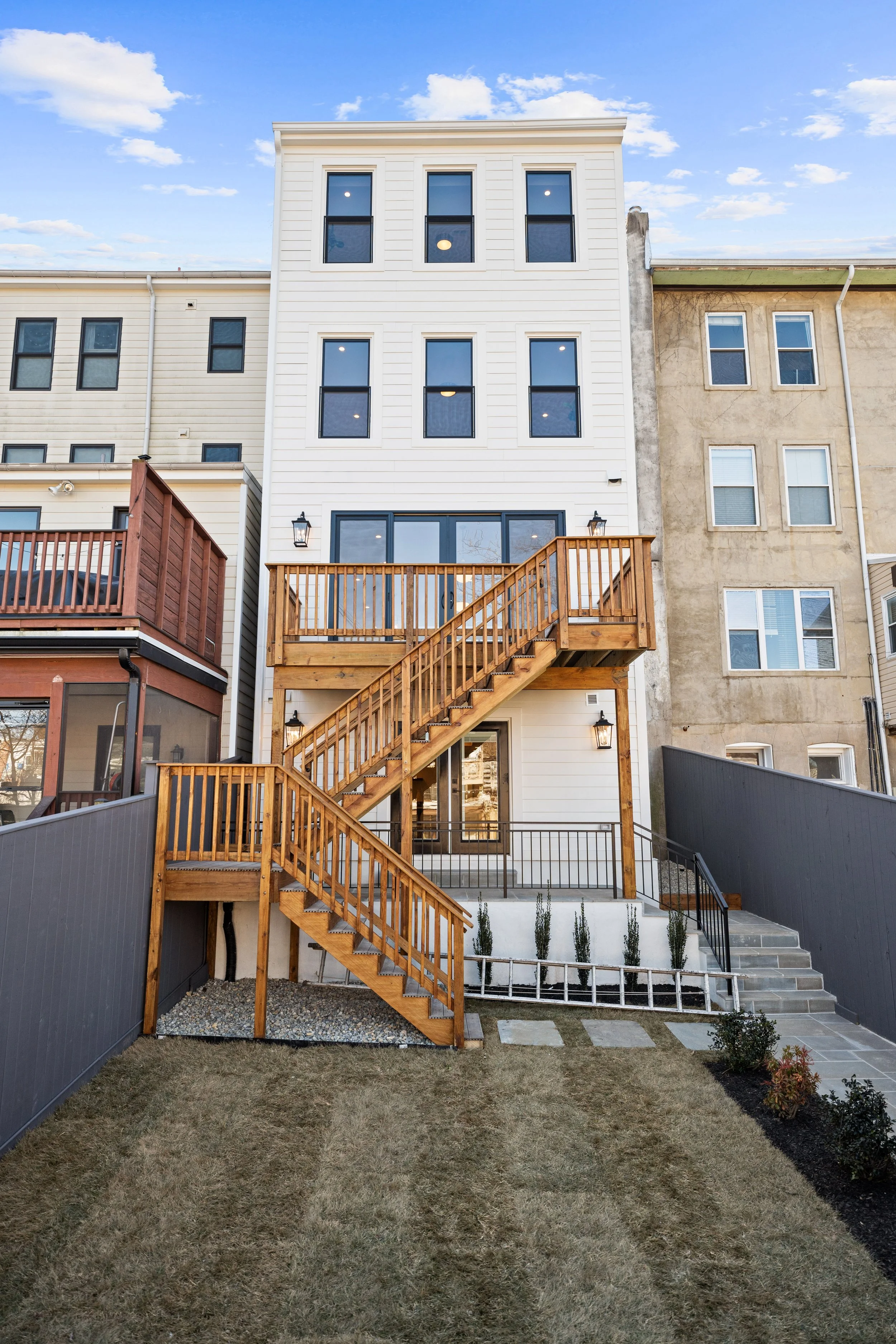 1863 Newton St NW, Washington, DC 20010, USA - 0050.jpg