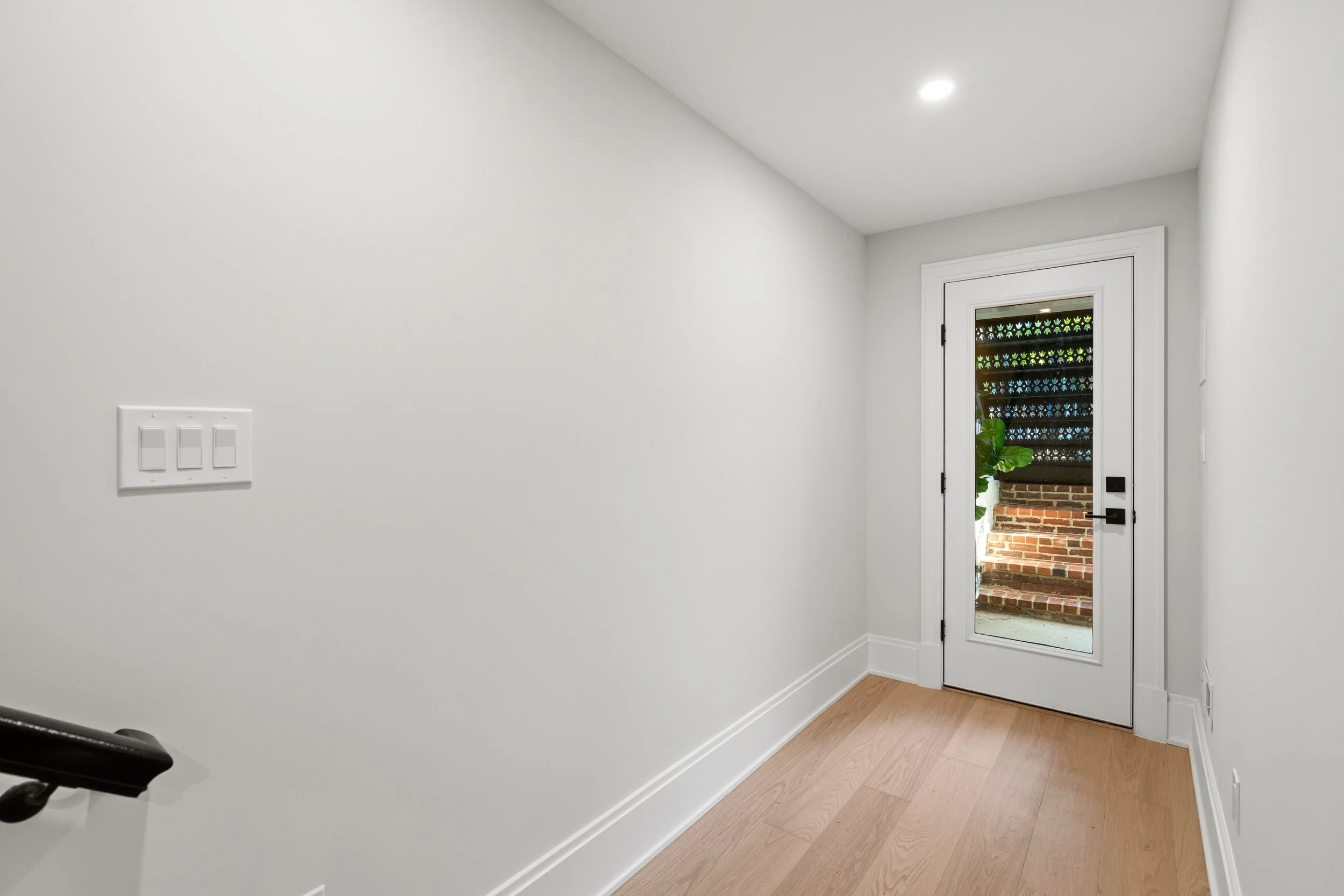 626 A St NE - 0105.jpg