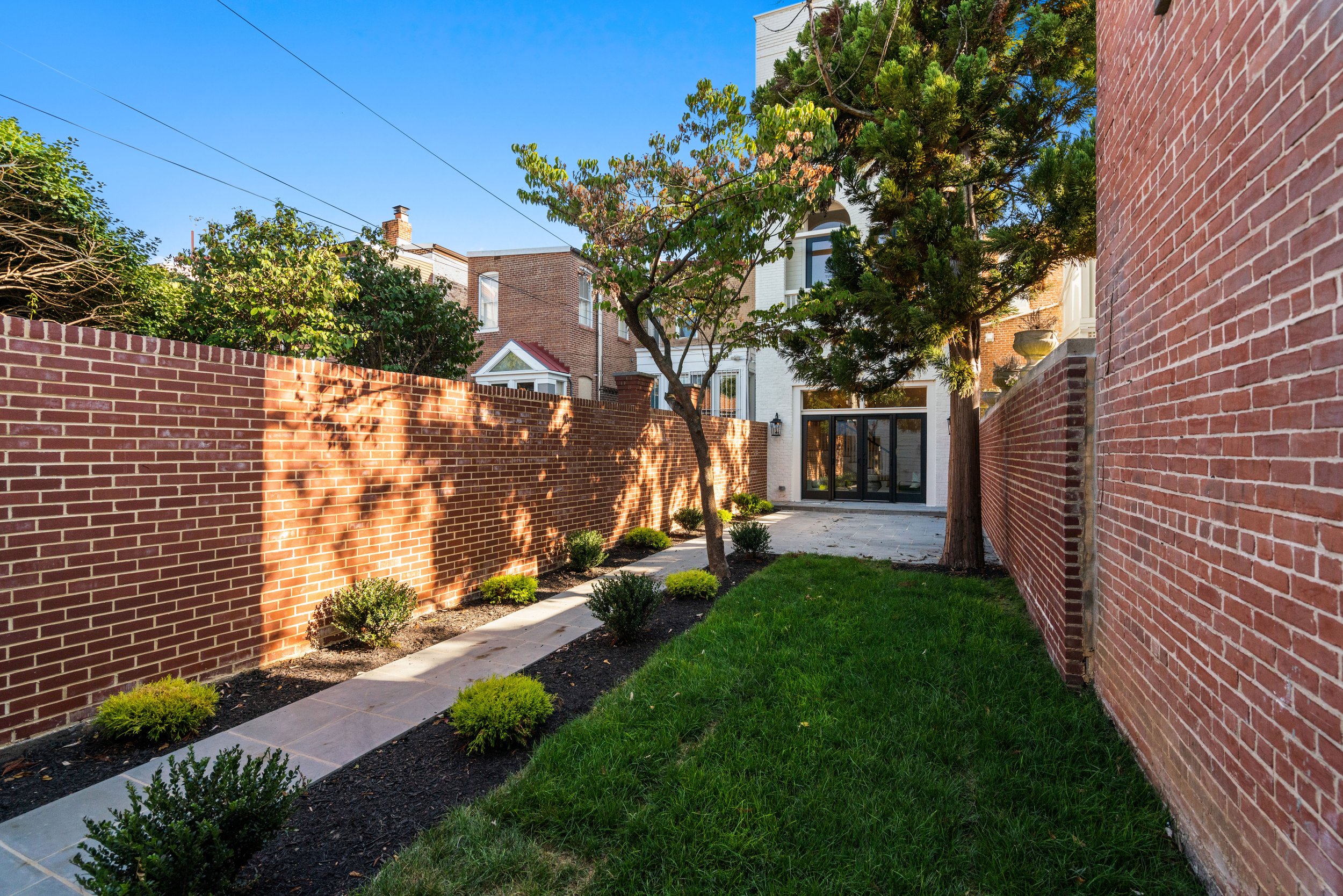 626 A St NE - 0122.jpg