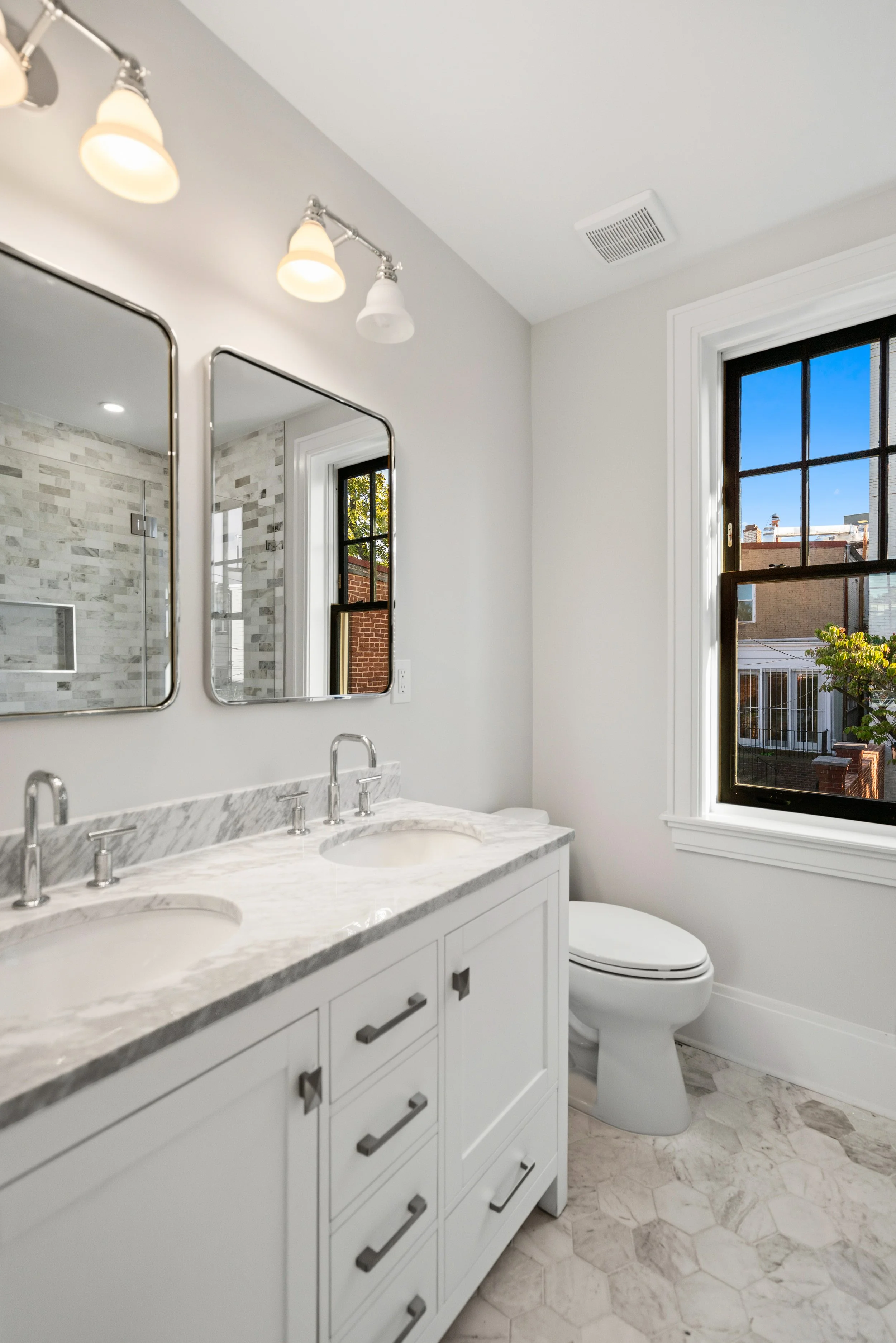 626 A St NE - 0133.jpg