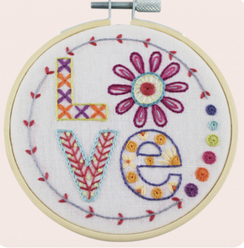 Love embroidery kit by Un Chat dans L'aiguille 