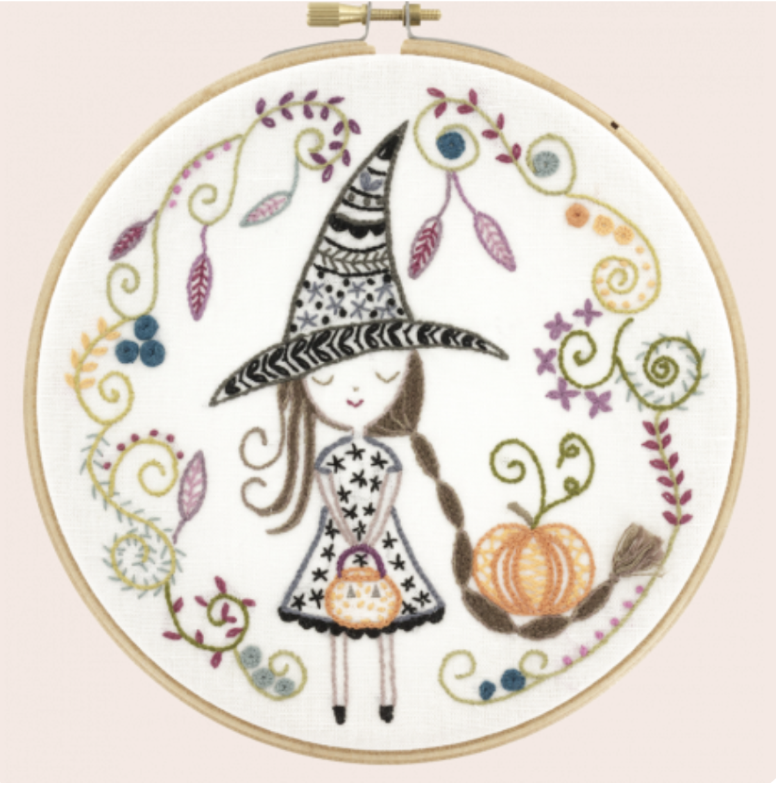 Un Chat dans l'aiguille Little Witch embroidery kit