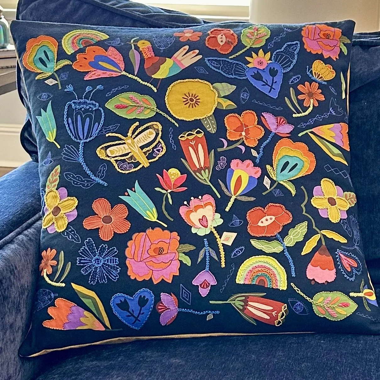 A Colorful {Pillow} Finish