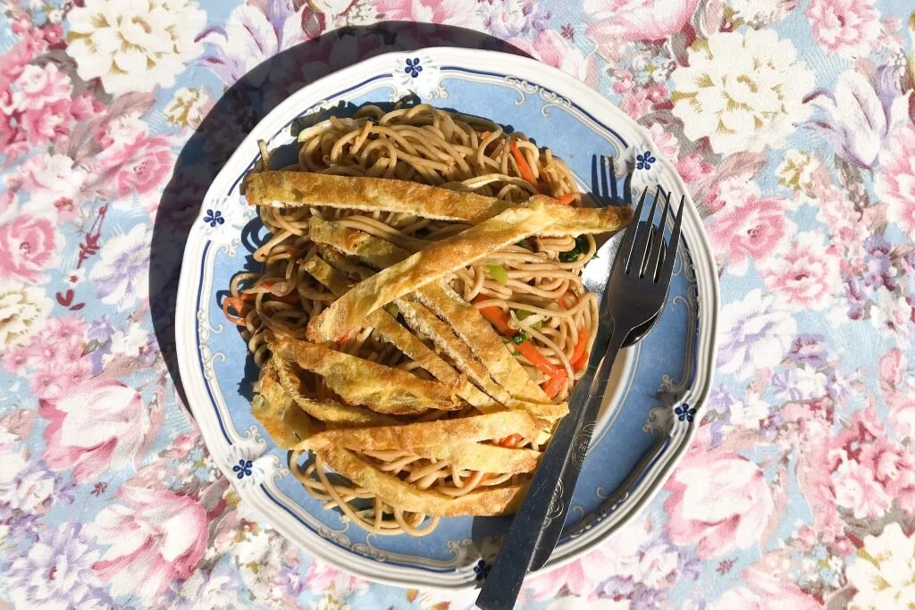 I essentially lived on fried noodles with veg and egg on my EBC trek © Sarah Reid