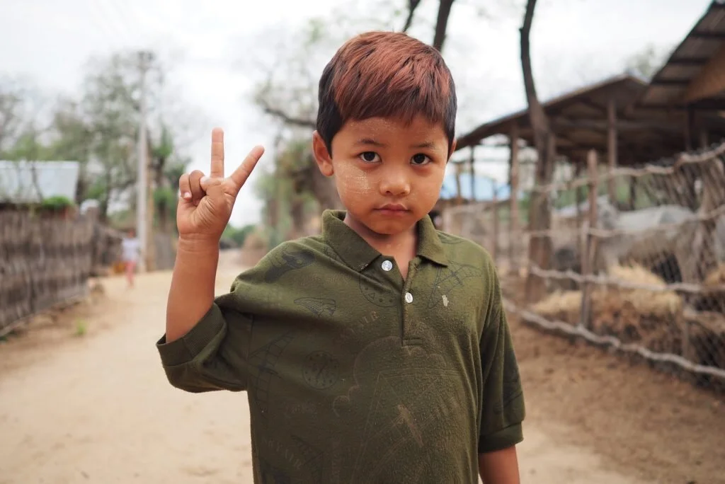 Think twice before volunteering with vulnerable children © Sarah Reid
