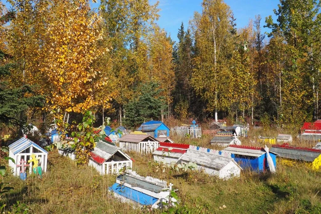 Burial spirit houses in Eklunta, near Anchorage © Sarah Reid