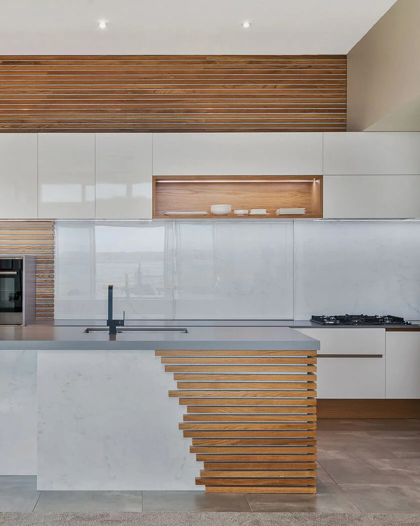 Kitchen Project - A New Horizon in Marble and Oak