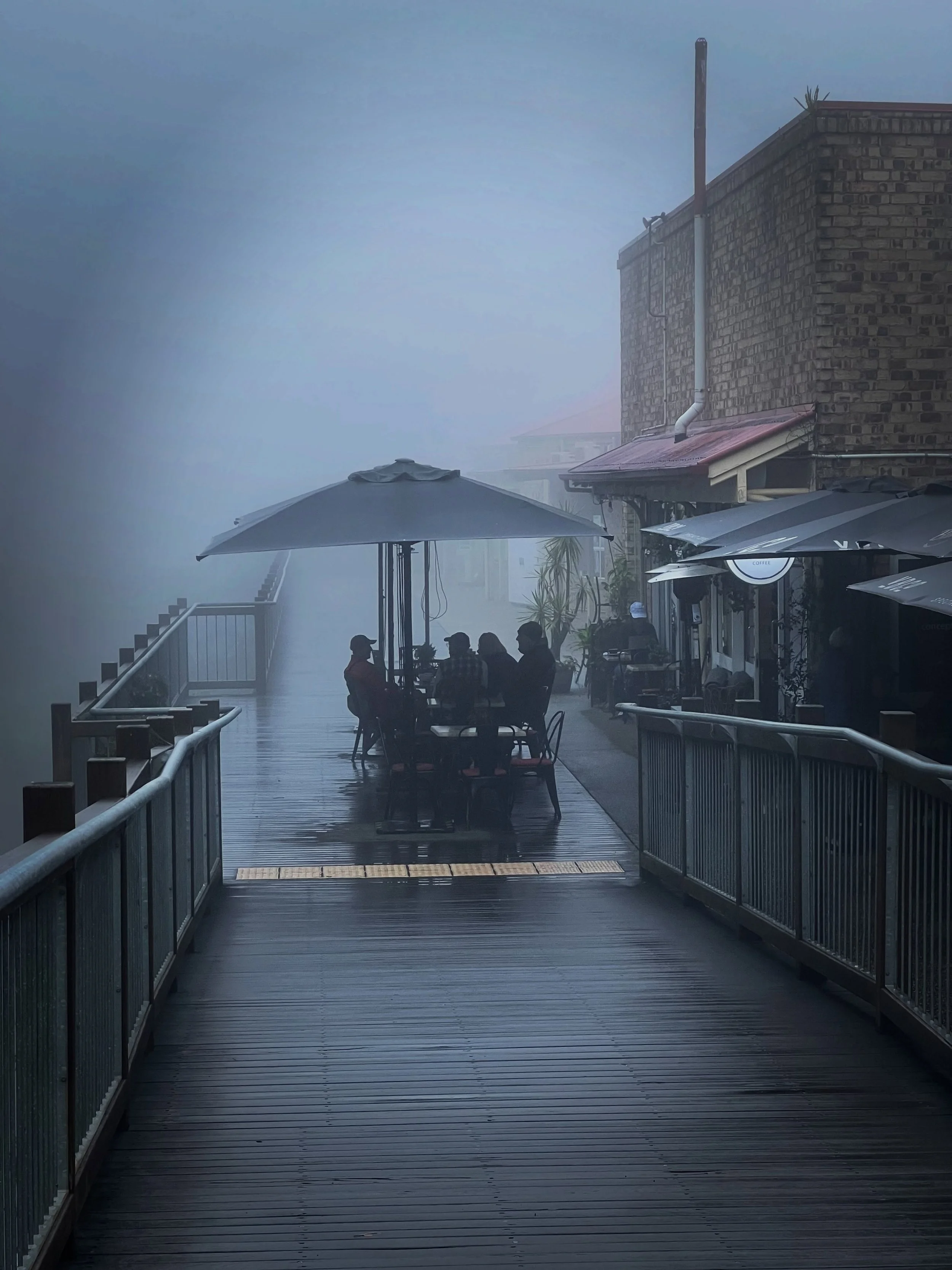 Even when the cloud cover is too thick to see, the locals know where to find us! That&rsquo;s true dedication 🫶 
Thanks to our local regulars that keep our doors open ❤️
Photo credit: Inge 
#coffeeweather #maleny #wherethelocalsgo