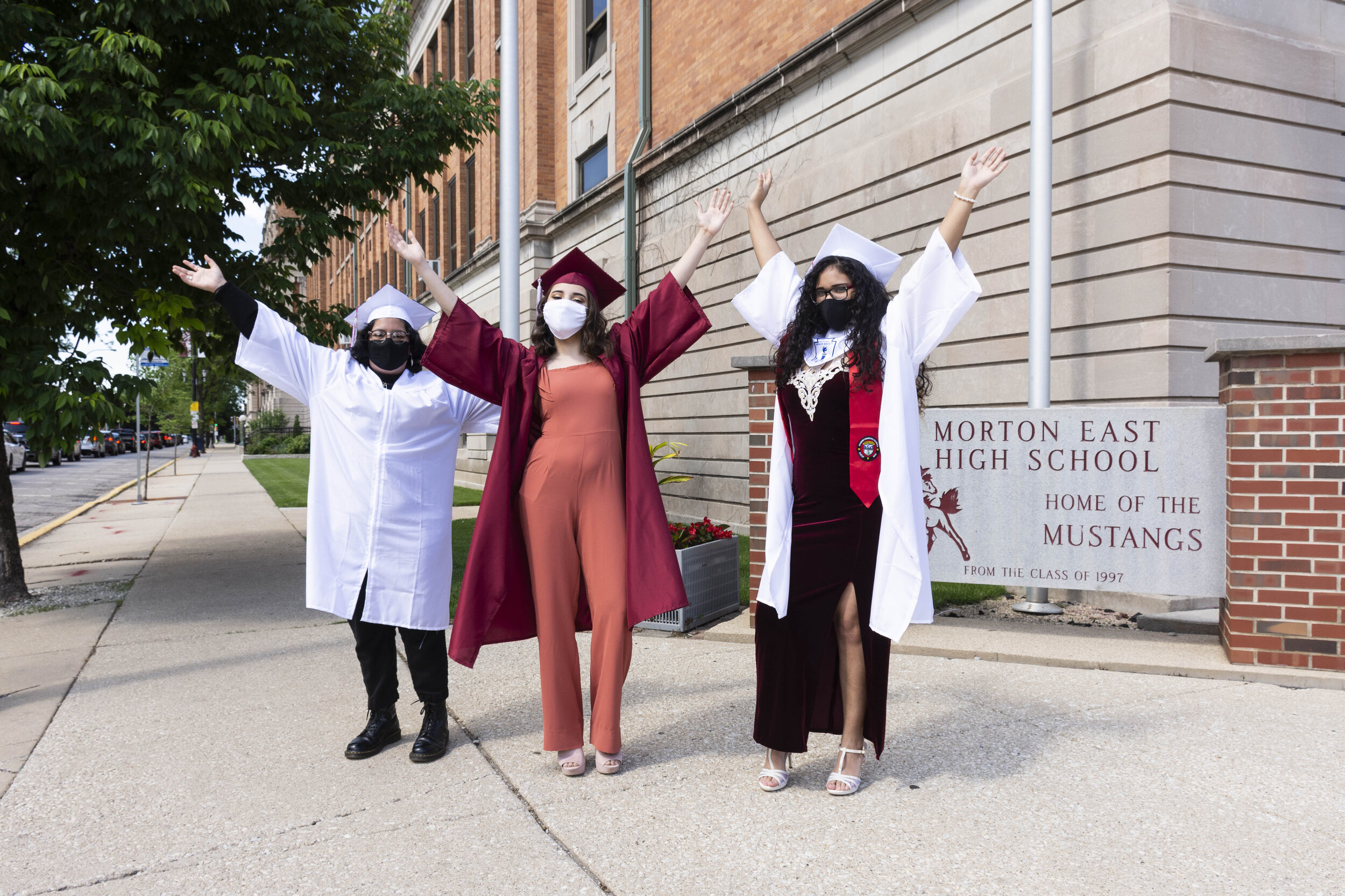 Despite Pandemic Morton East Seniors Make Best of Graduation — Cicero