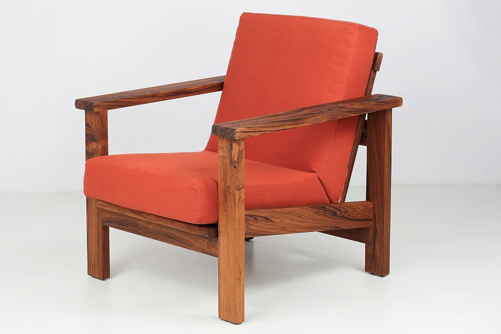 REGAN SOFA_04.JPG