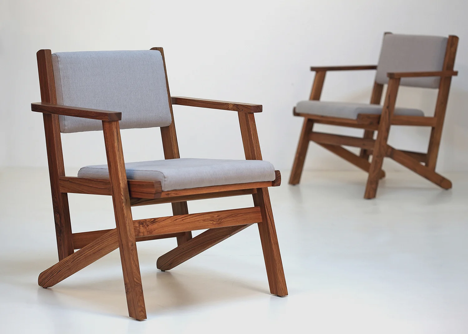 ZEN LOUNGE CHAIR_04.JPG