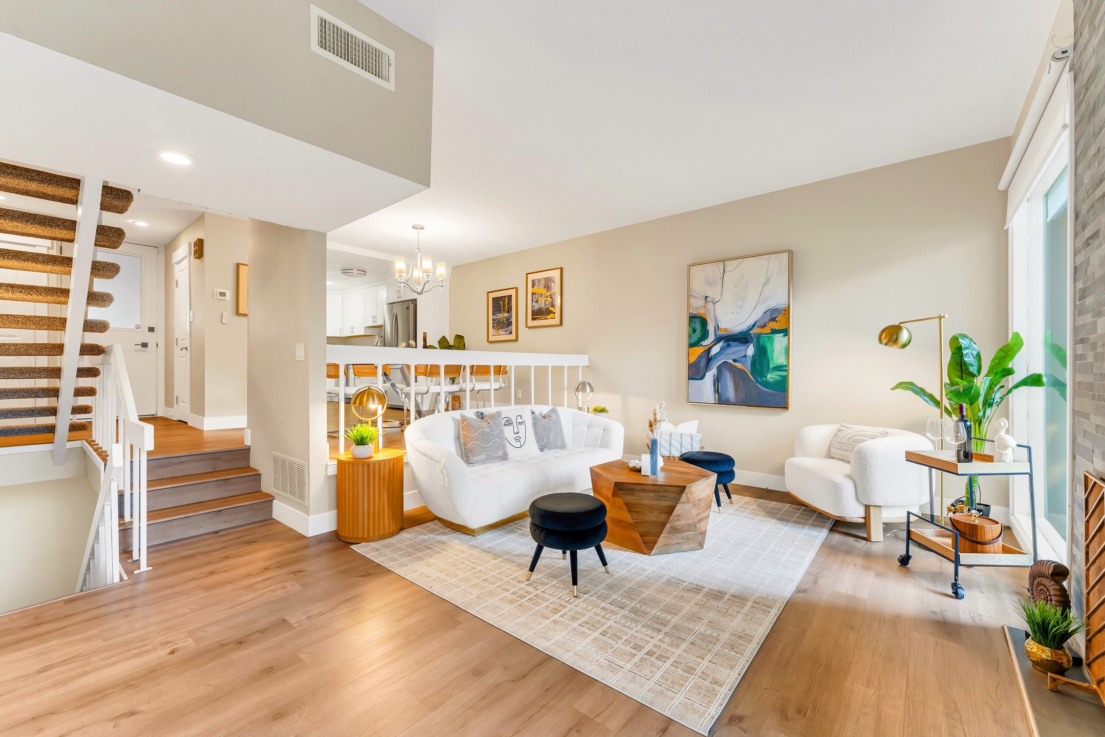 Under contract after just four days on the market! This fully-remodeled townhome sure knows how to show off (and Michael captured it perfectly) ✨

Congratulations @mtgentner!

📷: Michael Huntsman
&bull;
&bull;
&bull;
#shotbymichael #aliriveraphotogr