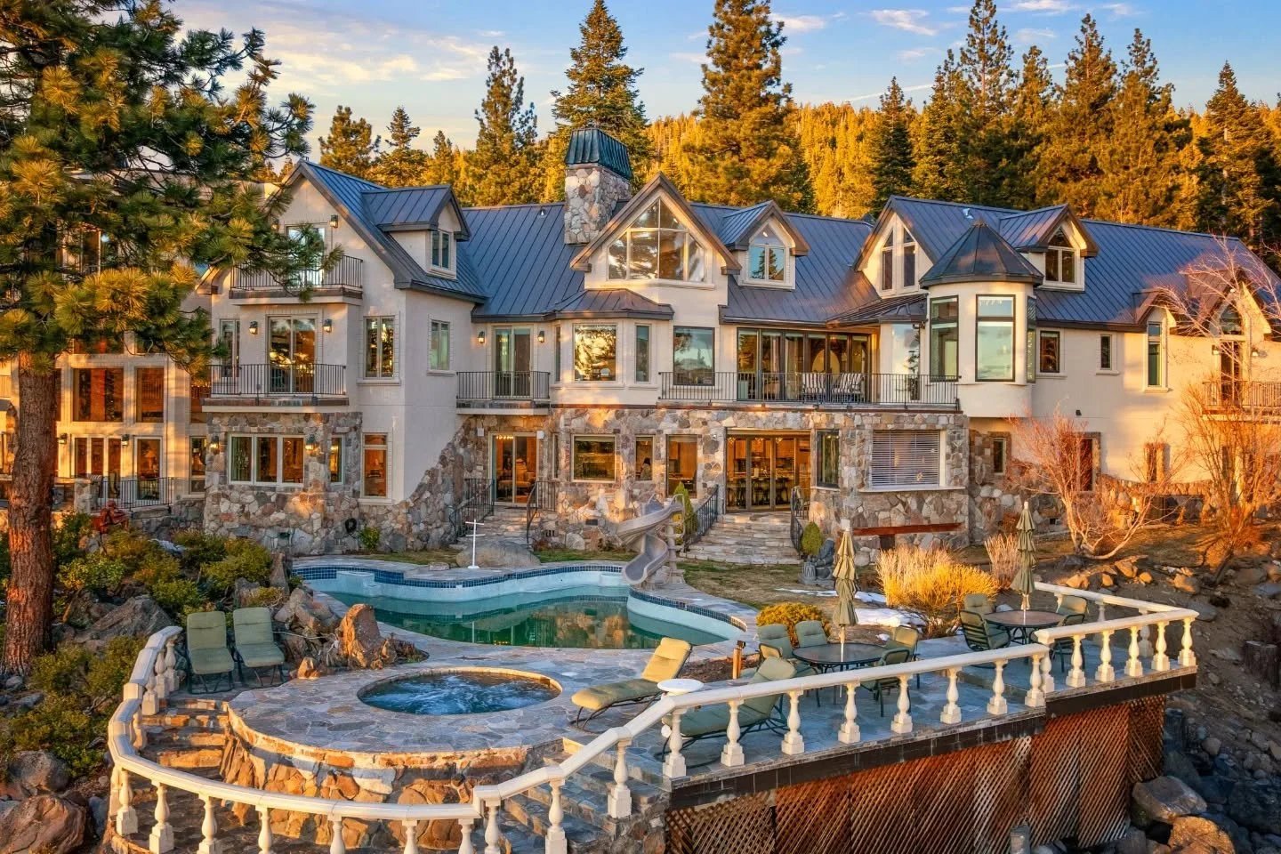 The wait is over! We can finally share this showstopper with you 👏👏

Introducing an estate like none other...

"For over forty of those years, a Rock and Roll Hall of Famer and Songwriter Hall of Famer called this nearly 20,000 sqft estate hom