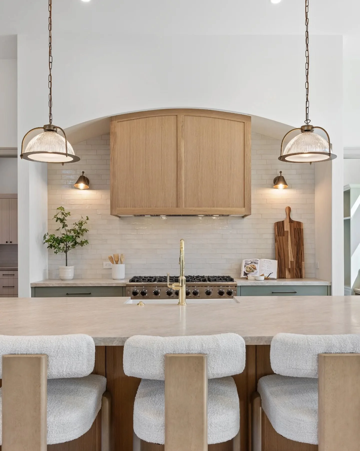 A little sneak peek of this gorgeous Glenhaven residence, where artful details and strategic design create an ambience of contemporary elegance ✨

"Set on 2.9 acres within Glenhaven&mdash;a private, gated enclave in the desirable Holcomb Ranch a