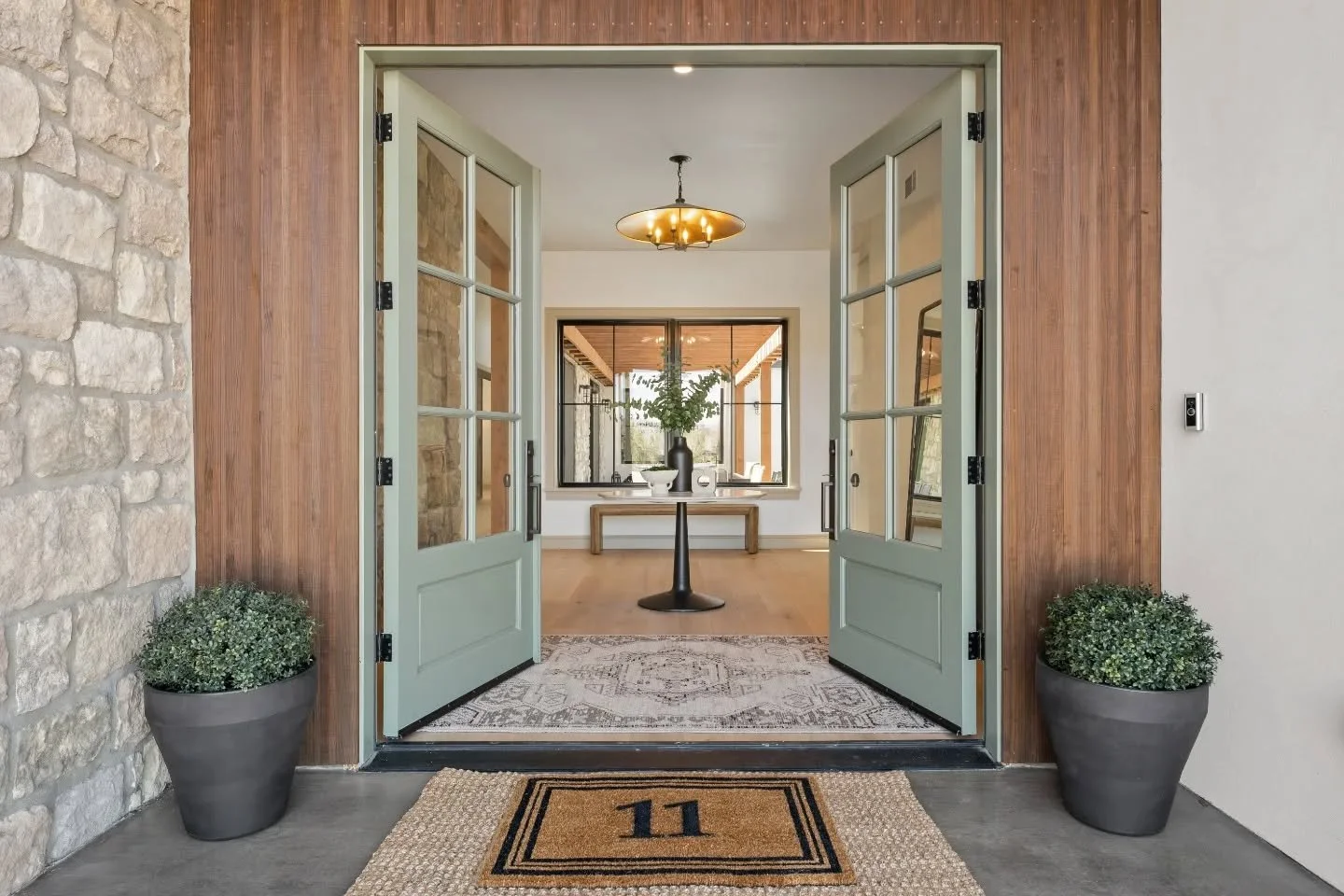 You saw the details on our last post, so now enjoy a little tour of this Glenhaven gem ✨

🏡 11 Glenhaven Dr, offered at $4,695,000 by Leslie 
Davidson with @compasstahoereno 

Staging: @kdonavandesign 
Photos: Ali Rivera with @homesofnevada 
&bull;
