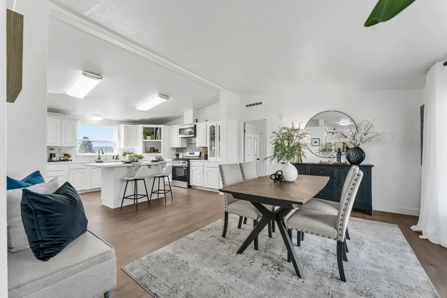 Amazing angles abound in this country beauty ✨ 

🏡: 22225 Topaz Lane Ln, offered at $399,000 by @heatonhometeamlpt
📷: Michael Huntsman 

#lovelocknv #northernnevadarealestate #lptrealty #heatonhometeams #aliriveraphotography