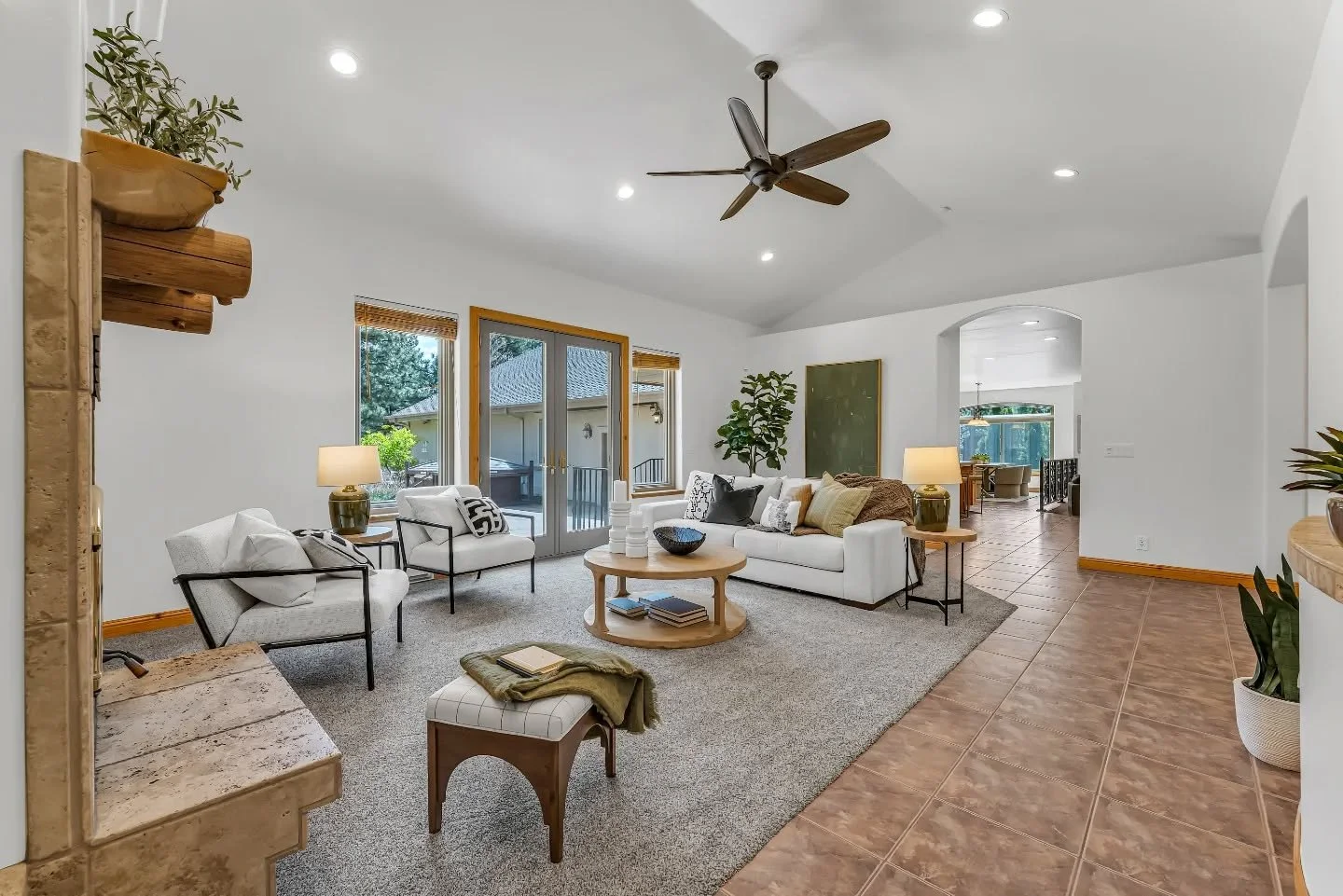 This beauty hit the market over the weekend, and just in time for #marketmoversmonday ✨🌄

"This is a rare opportunity to own a meticulously maintained and upgraded property that blends privacy, luxury, and practicality-all in one remarkable set