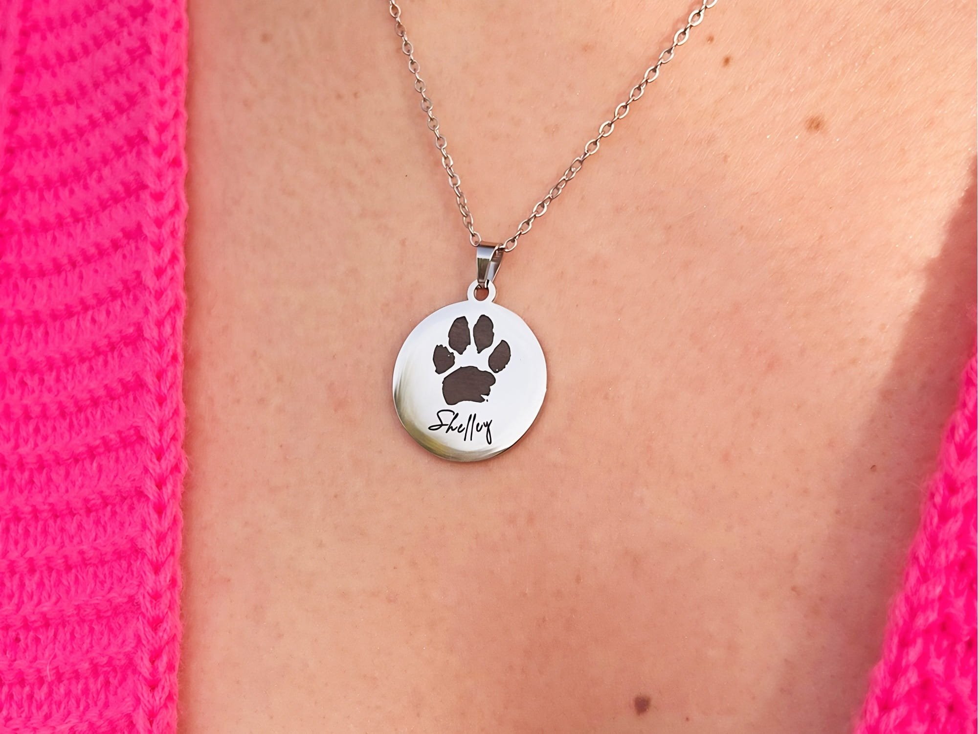 Pawprint circle SIlver1-min.jpg