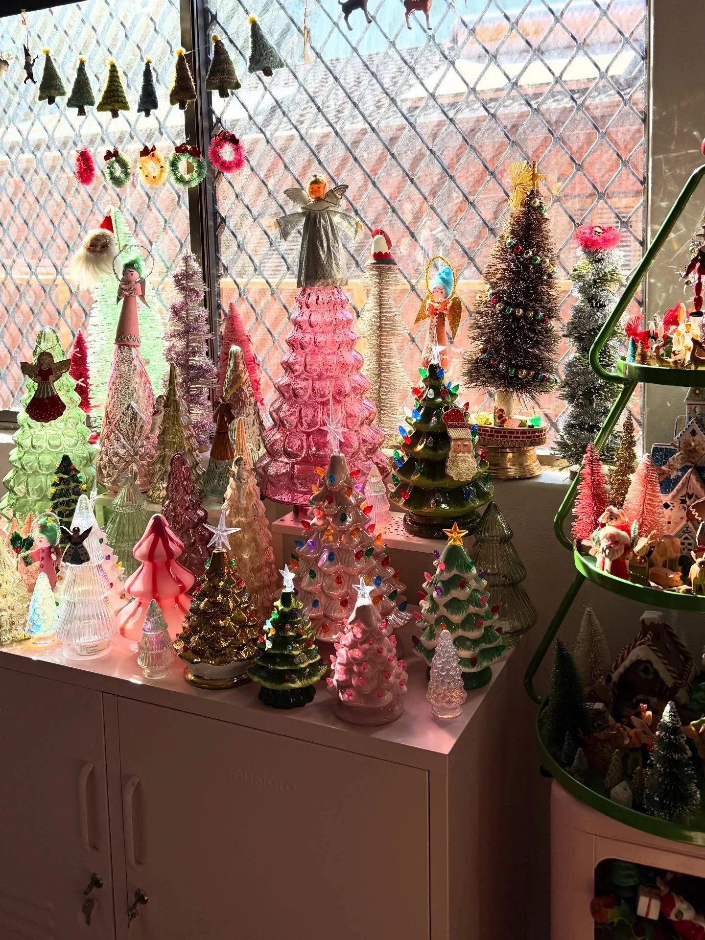 Christmas time is my favourite time. ❤️ #christmastime #christmasdecorations #christmascollection #australianchristmas