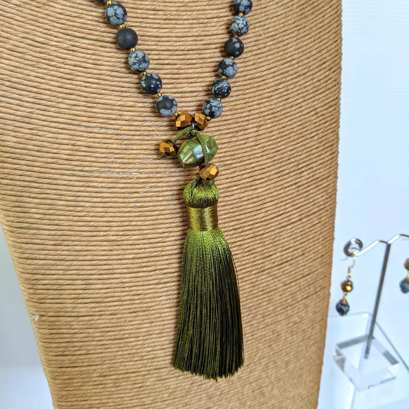 snowflakeobsidian (1).jpg