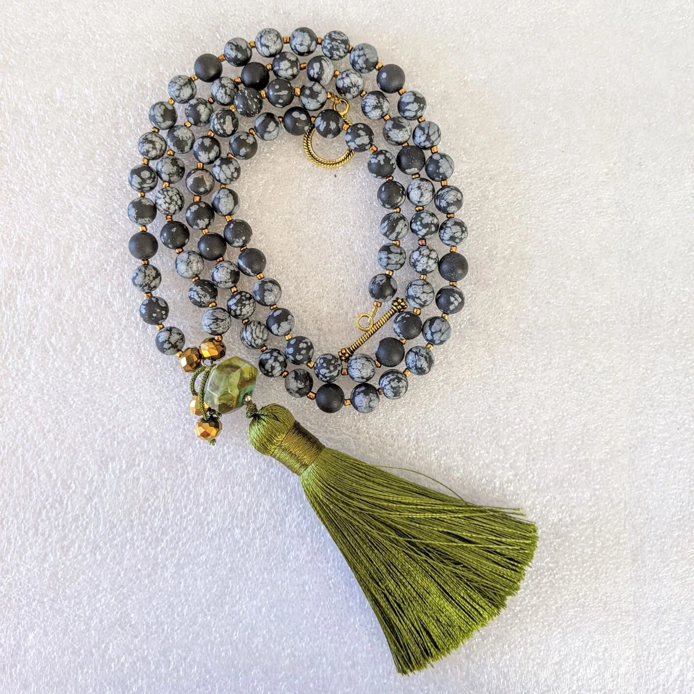 snowflakeobsidian (3).jpg