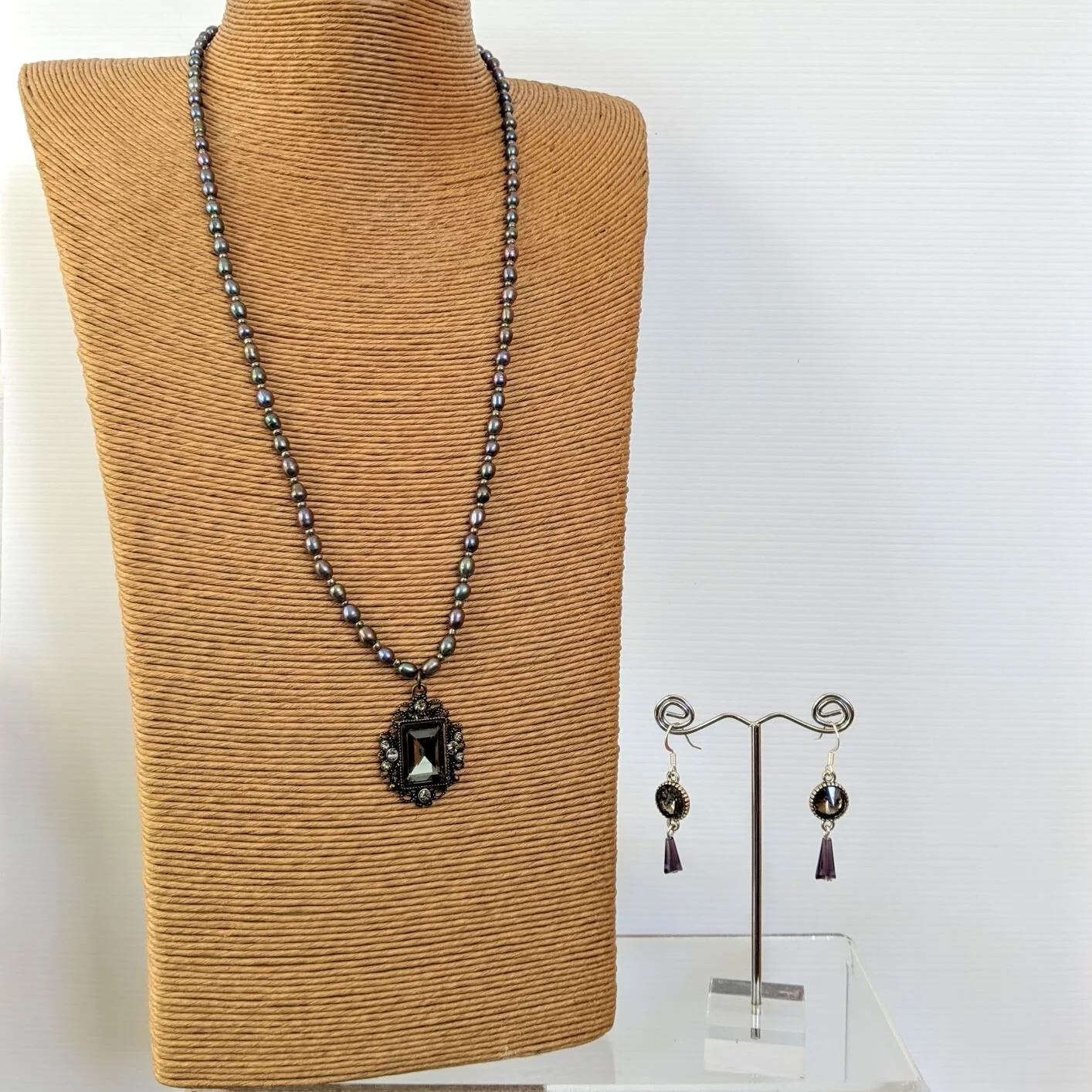 pearlblackcrystal (1).jpg