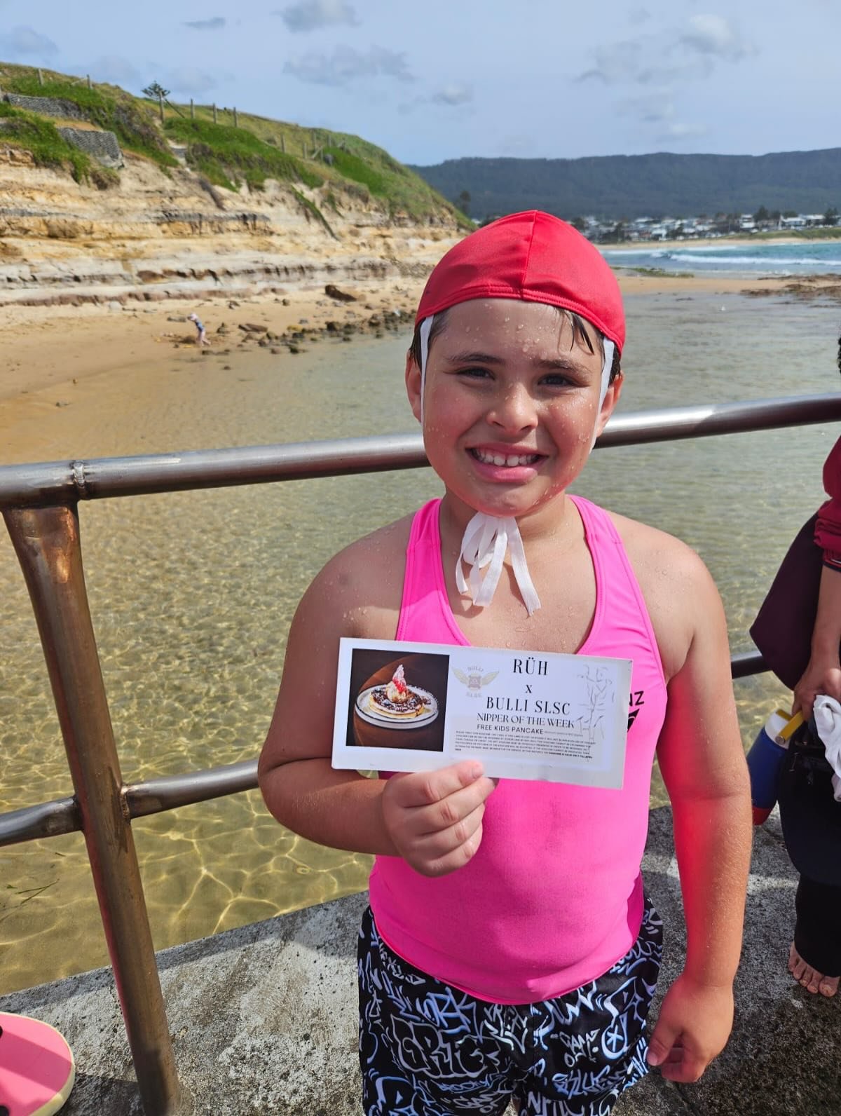 Plenty of smiles from our @ruhwollongong Nippers of the Week!!!

Massive thanks to the team at RUH for their support! Plenty of Pancakes going out the door!!!!

@stokeslanebyruh @lowereastbyruh 

#bullislsc #maroonandgoldcap #oneclubonecommunity #fam