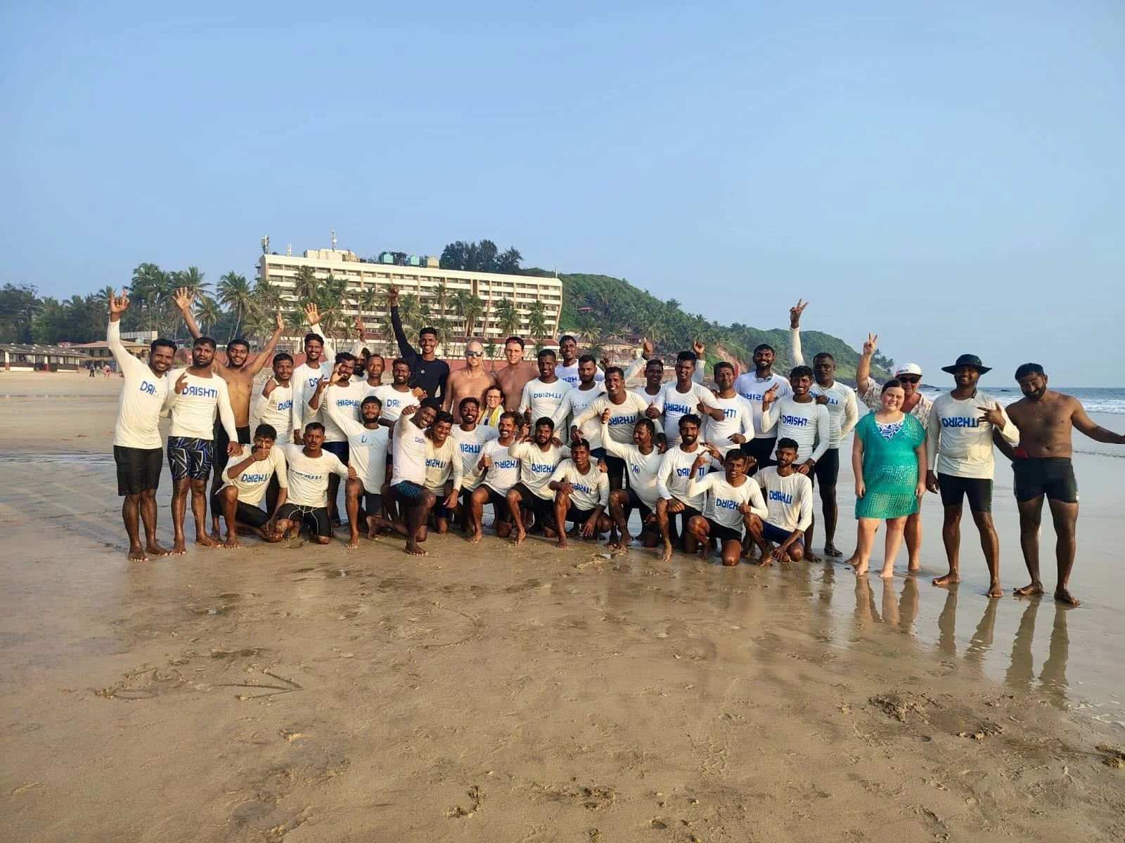 🇦🇺🇮🇳BULLI GOES BOLLY! 🇮🇳🇦🇺

Taking Bulli Surf Life Saving Club&rsquo;s lifesaving expertise, knowledge and experience to the international stage - again!

Bulli SLSC President and Life Member Jamie Caldwell, together with his family Alicia, T