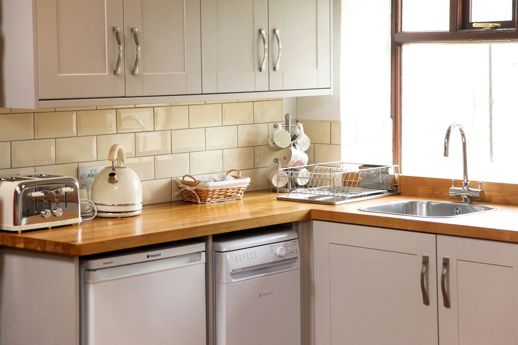 4.4 Kitchen.jpg