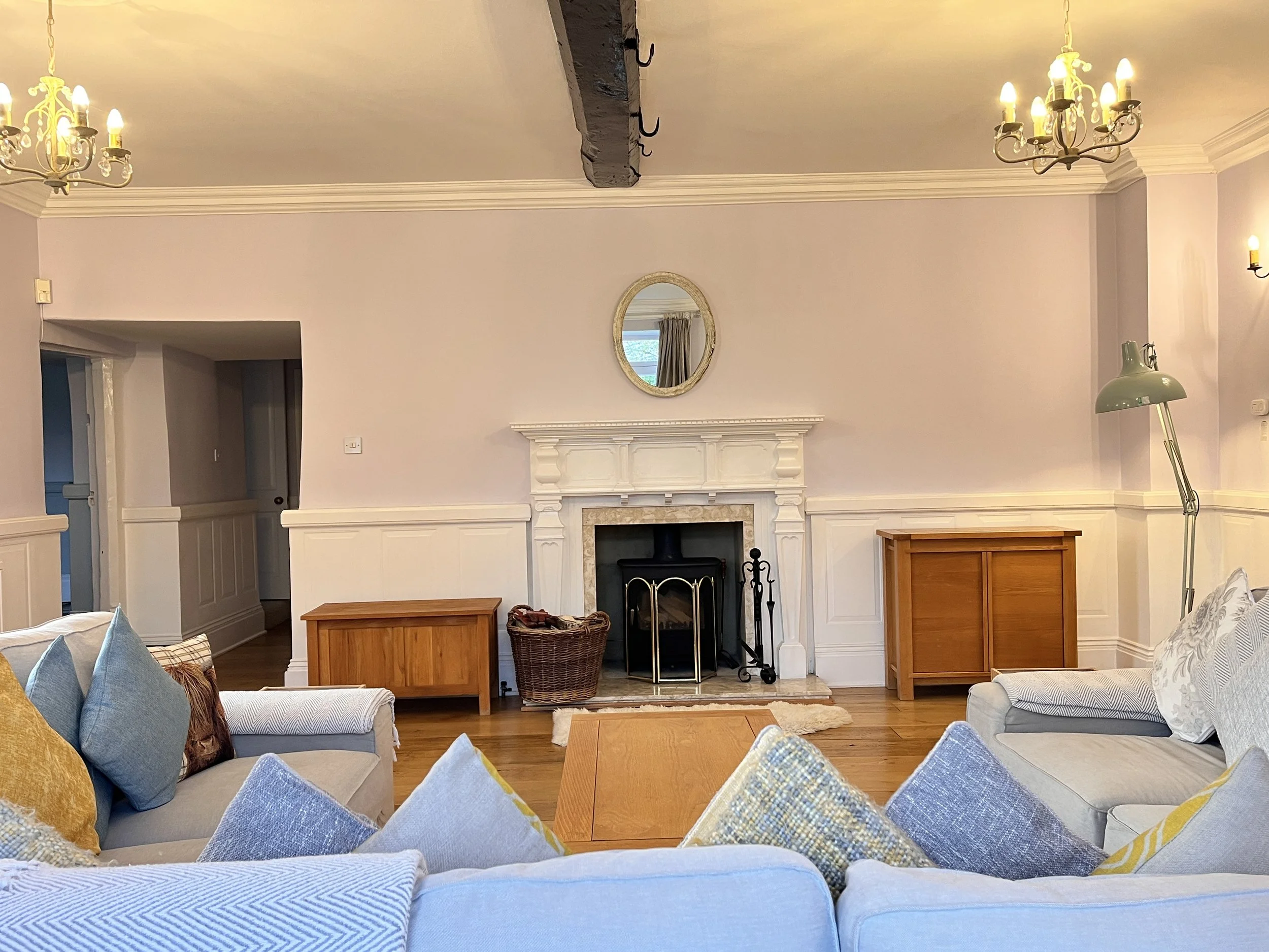 2.2 Reception Room 1.JPG