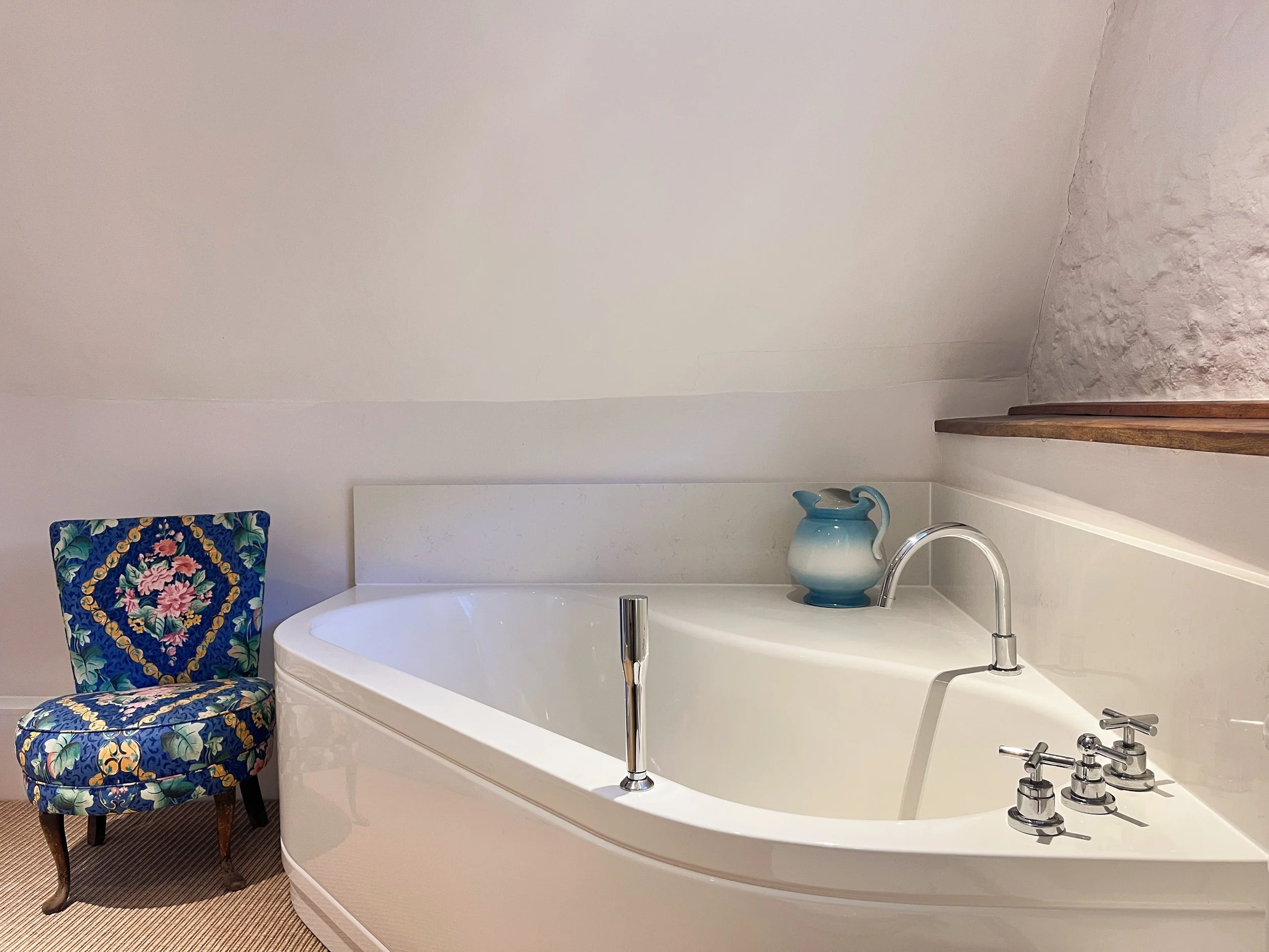 21.2 Bedroom 10 Ensuite.JPG