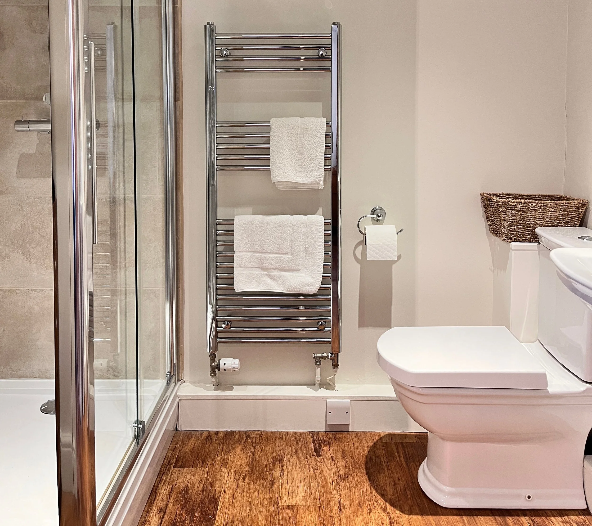 7.2 Bedroom 2 Ensuite.JPG