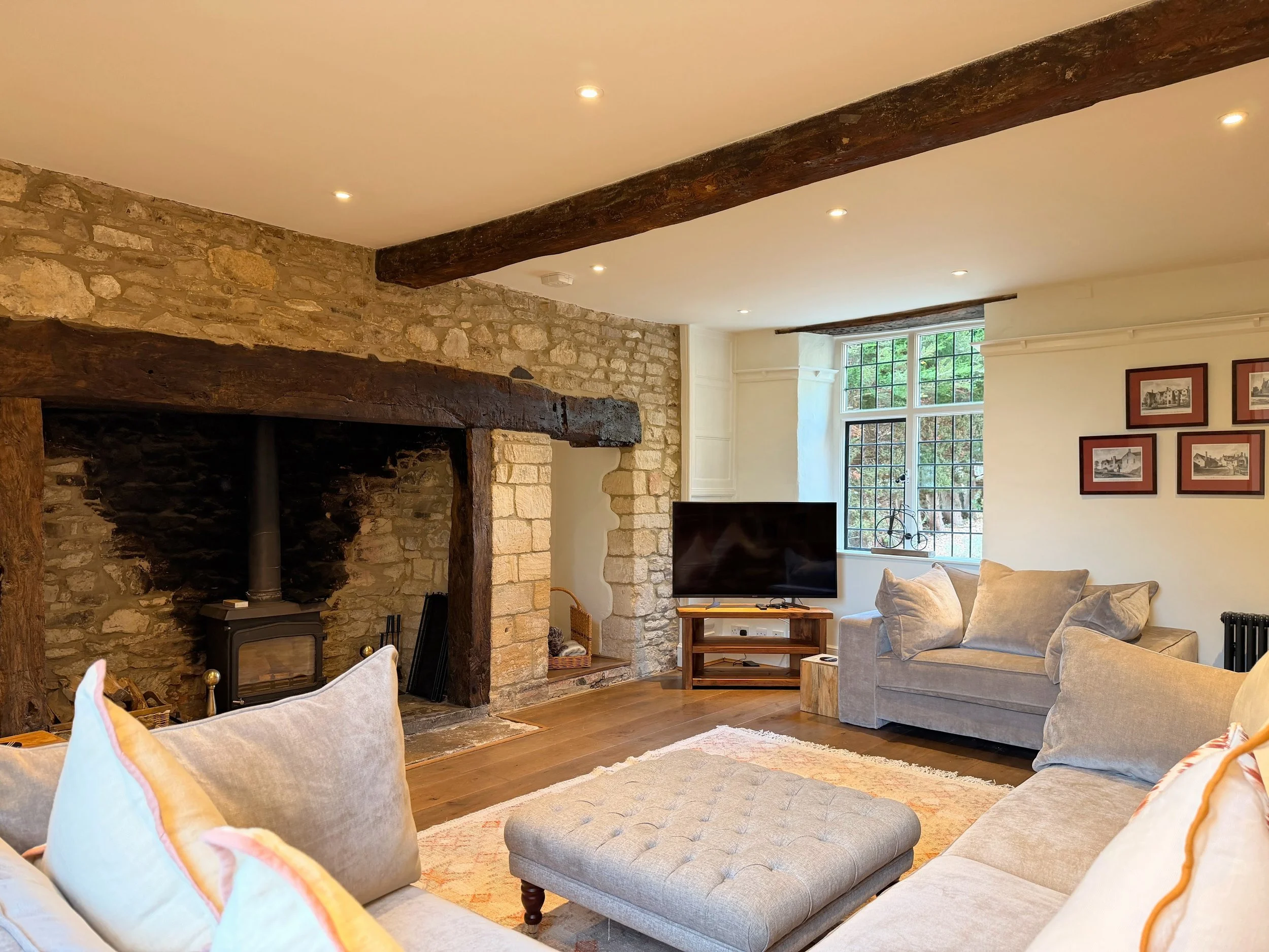 3.1 Living Room 1.jpg