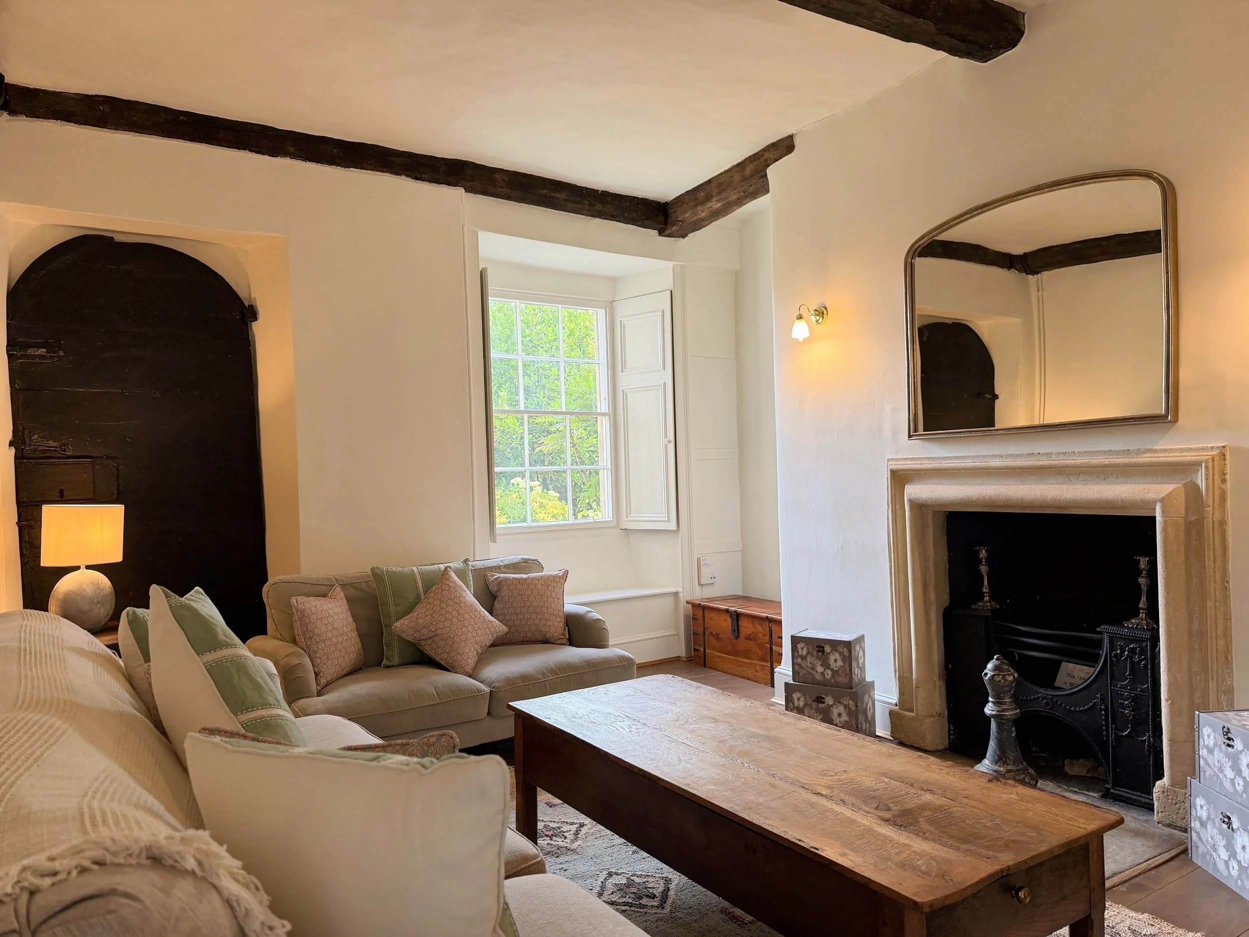 6.1 Living Room 2.jpg