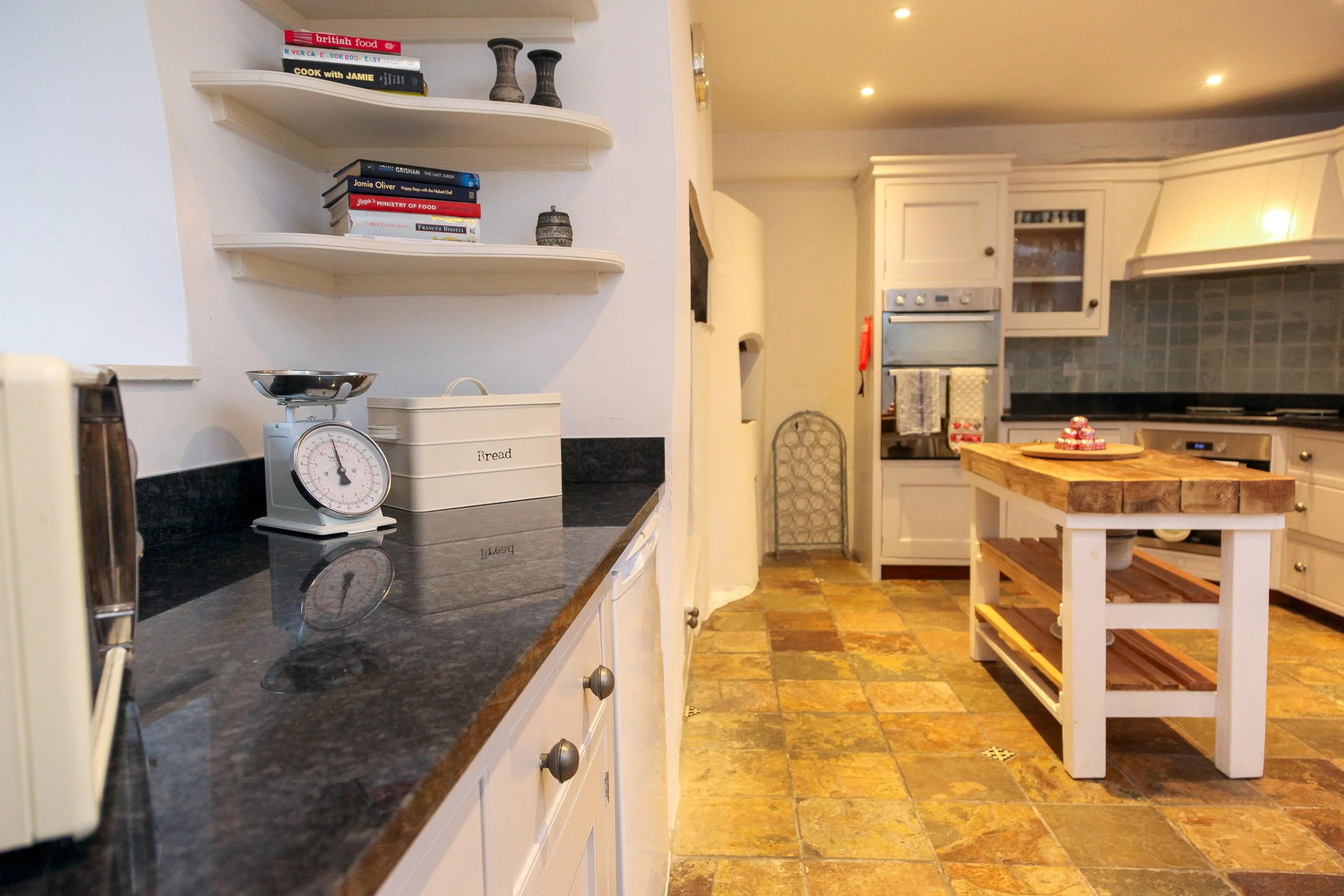 4.1 Kitchen.jpg