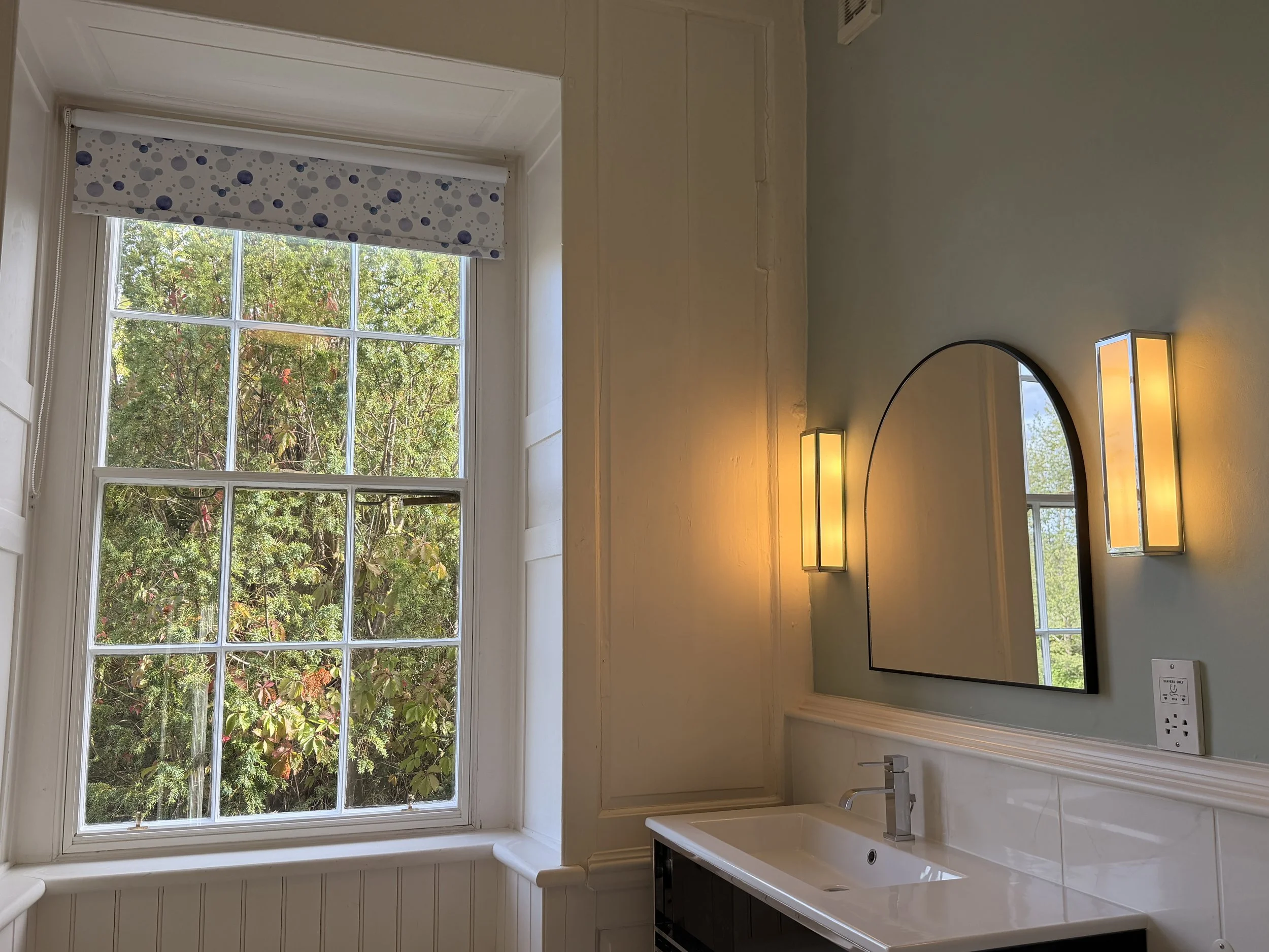 9. Bedroom 1 En-Suite.JPG