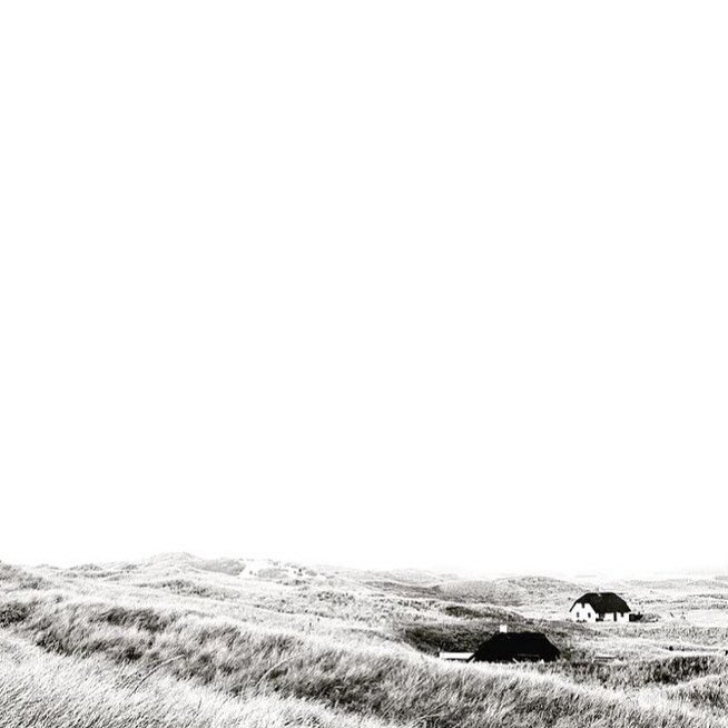 &bull; Monday in November &bull;
&bull;
&bull;
Image @alex.harwardt_foto 
&bull;
Good morning lovelies, how was your weekend? Who of you has celebrated the 1st advent? 
We had a relaxing weekend within family. Cooking, chatting, reading, going to the