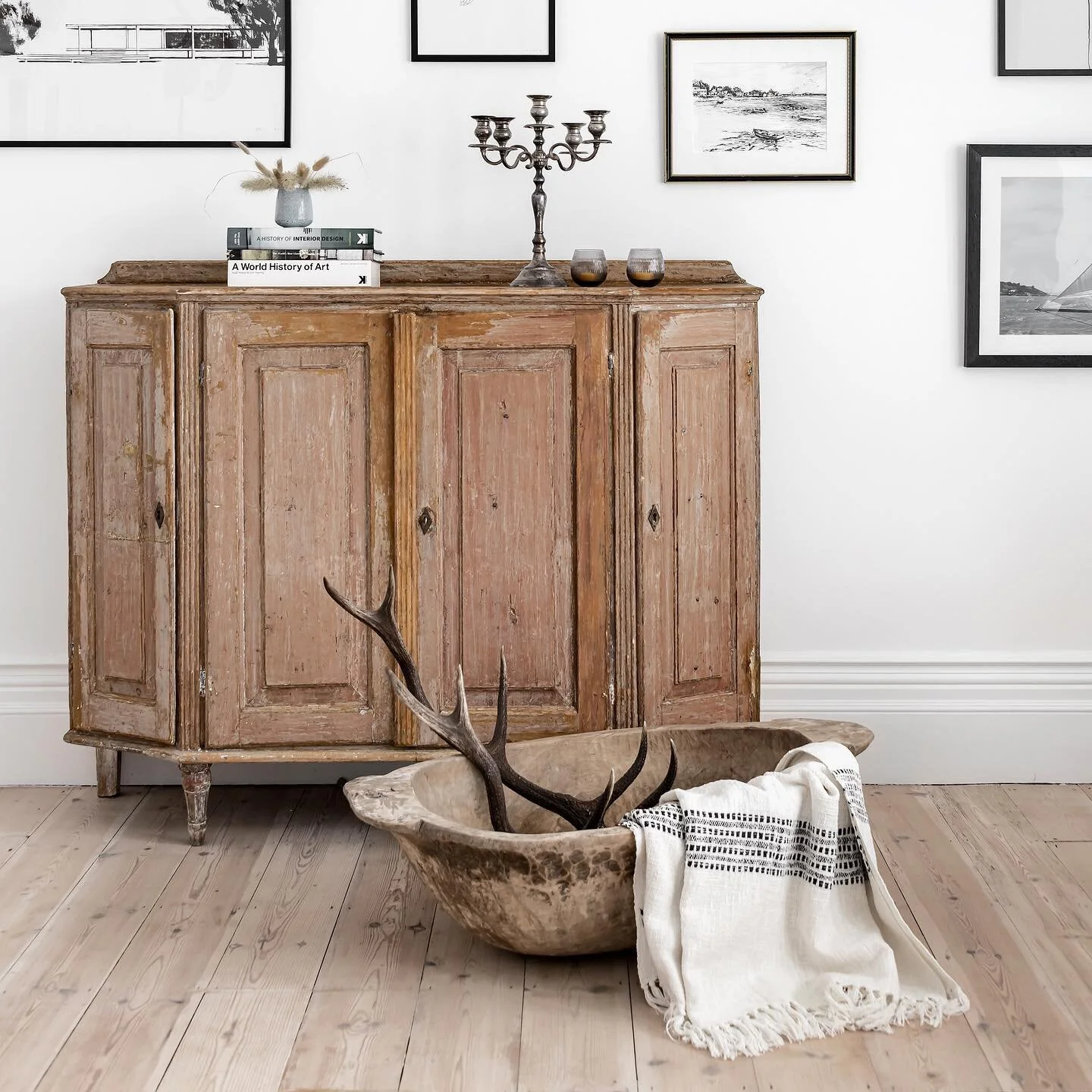 Have a great weekend!
&bull;
&bull;
Designed and styled @murron.interior.design 
&bull;
&bull;
Image @pete.helme 
&bull;
&bull;
#weekend #weekendvibes #weekendmood #weekendtime #weekends #styling#interiordesign #interior #interiorinspo #interiorinspi